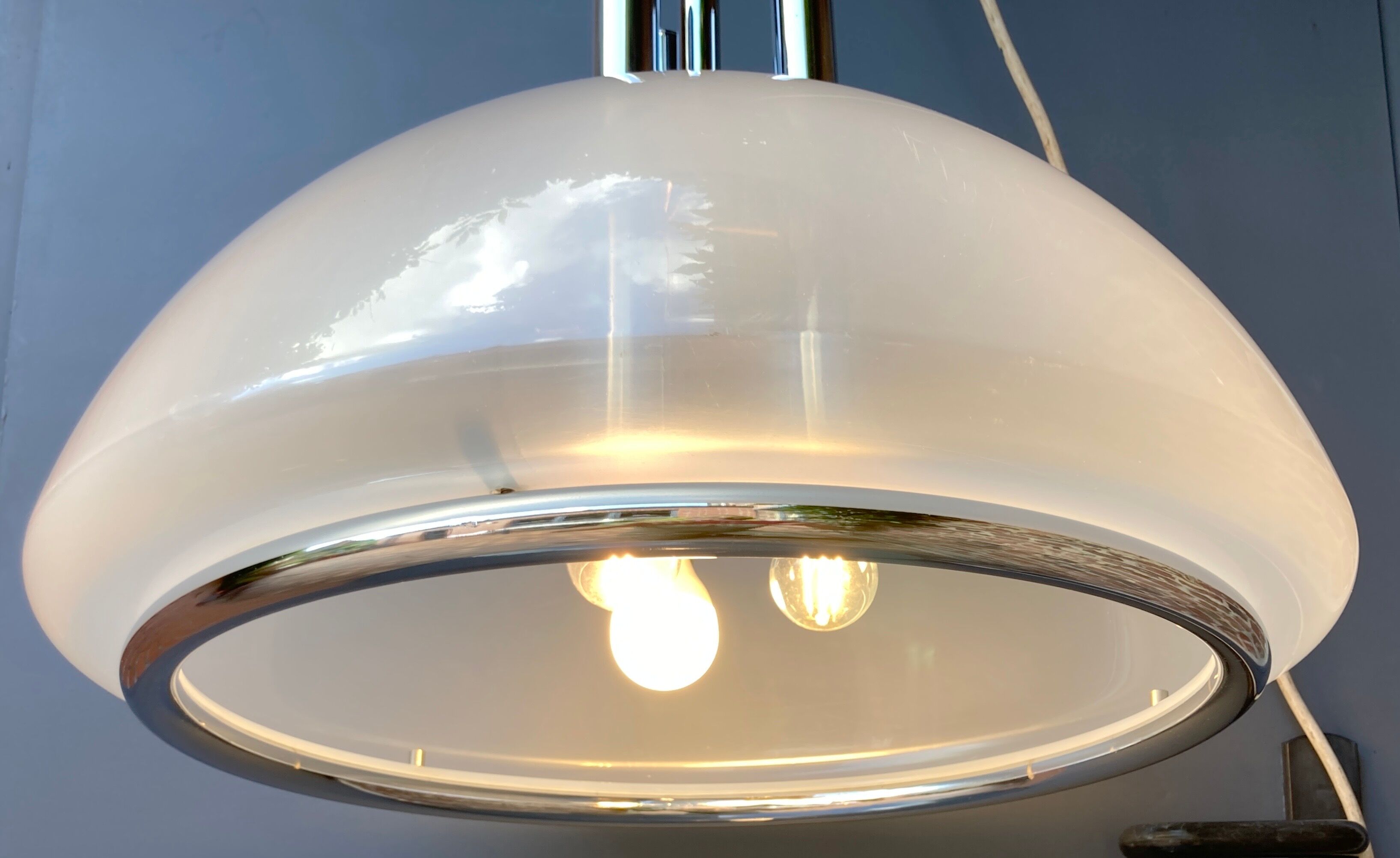 Vintage Italian suspension in rise and down