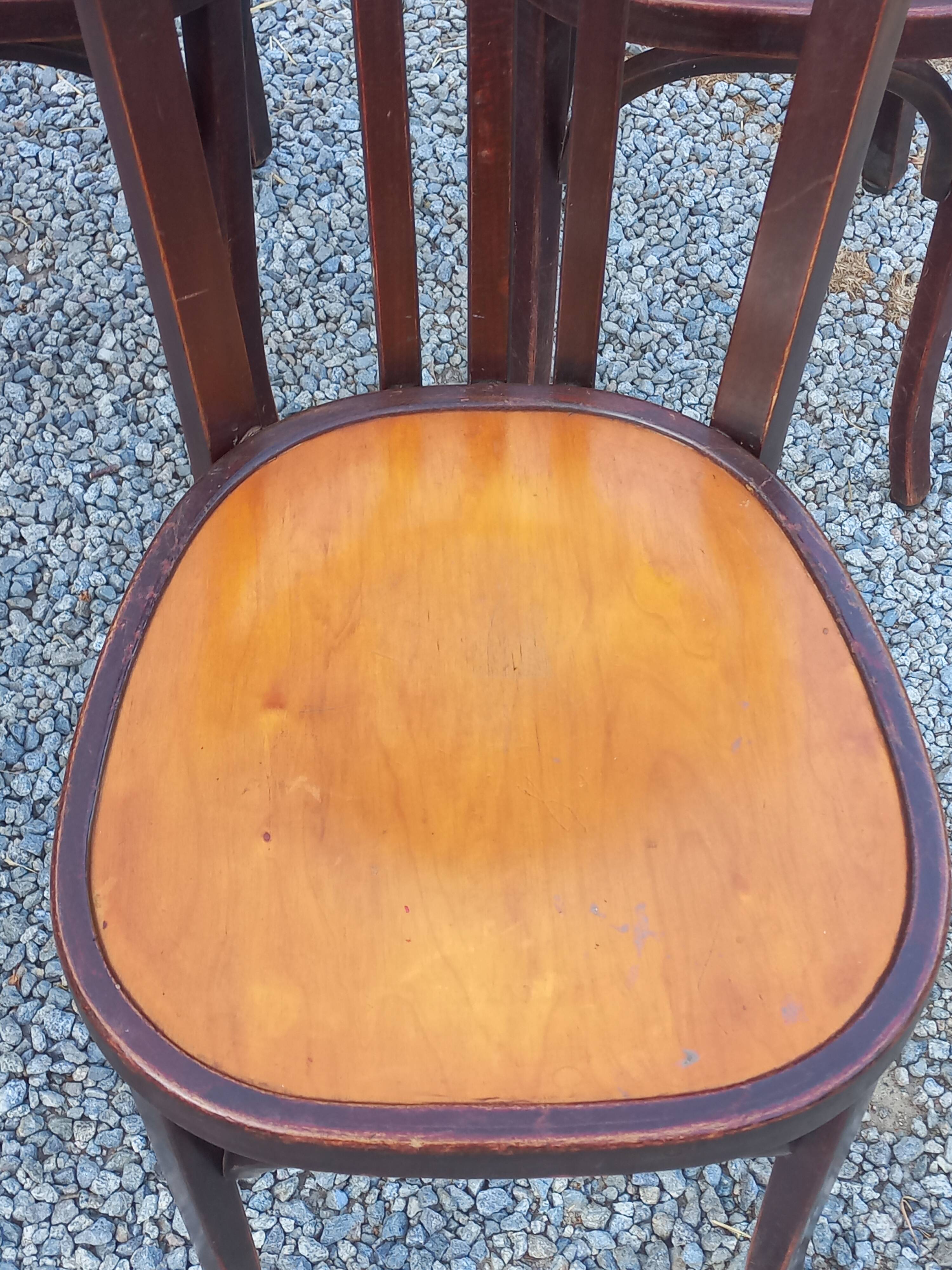 Set de 5 chaises de bistrot anciennes