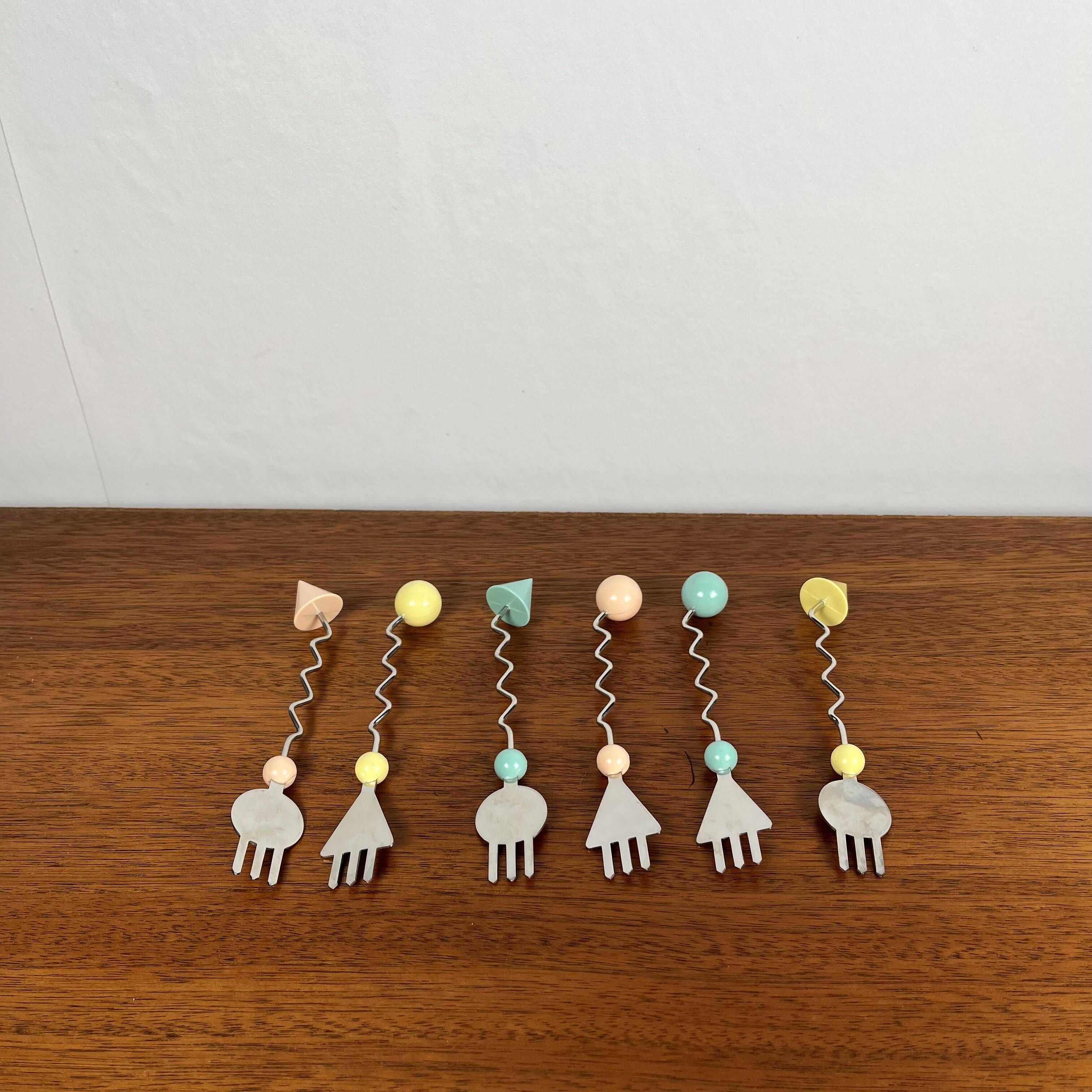 Rare and original Set of 6 Memphis dessert forks, Japan, 1980/90