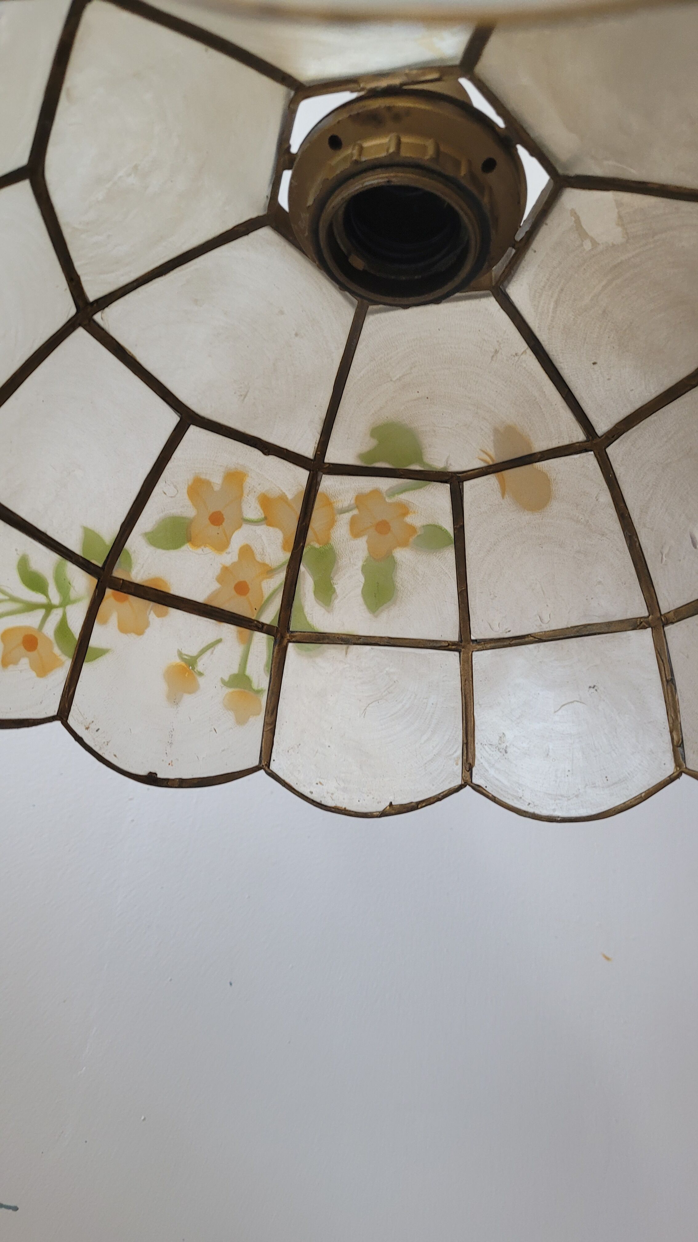 Set of 3 chandeliers in mother-of-pearl and brass