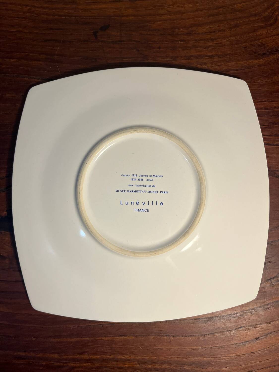 Luneville earthenware plate, irises, Claude Monet