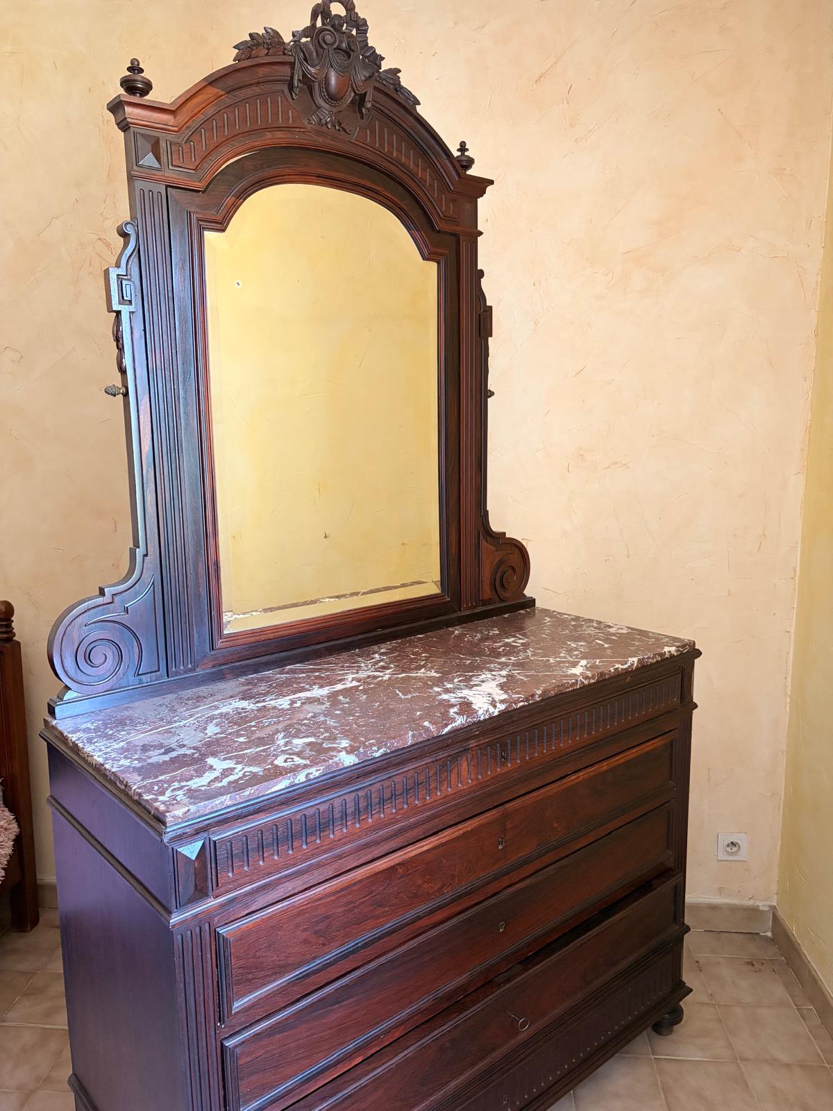Grande commode avec miroir