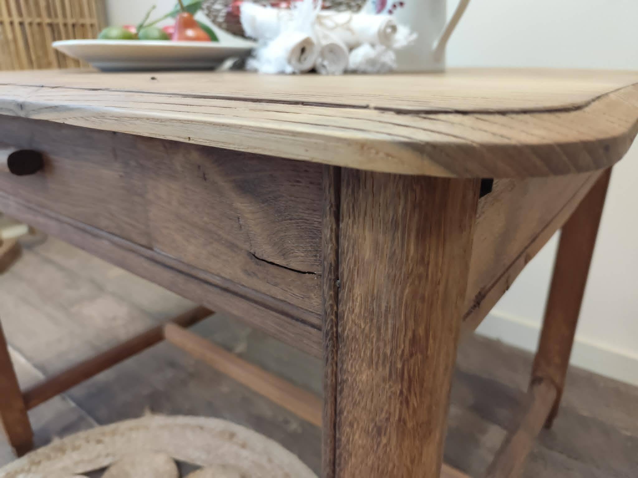 Square farmhouse table in solid oak.