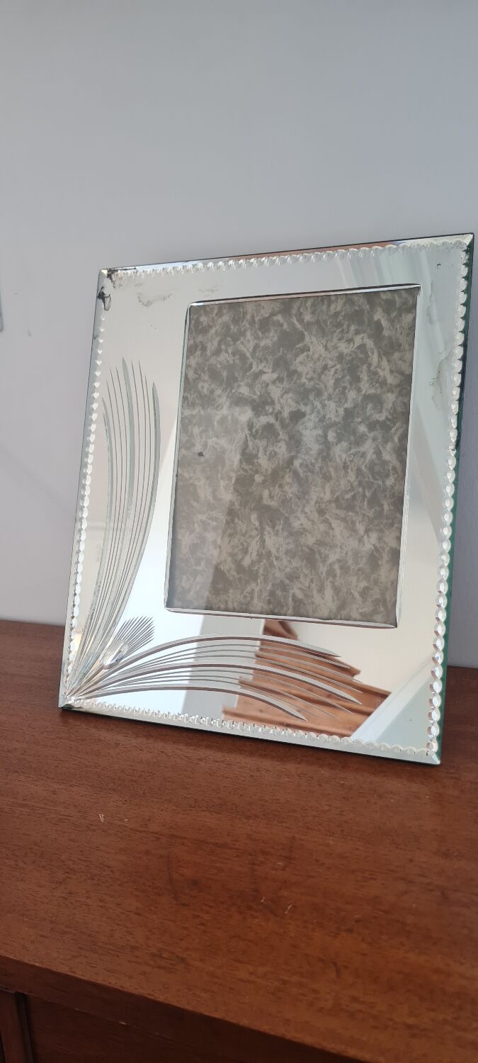 Beveled mirror photo frame