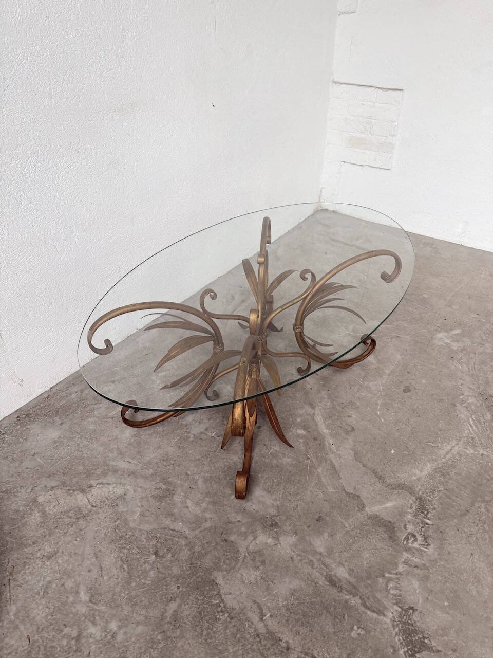 "ear" style coffee table