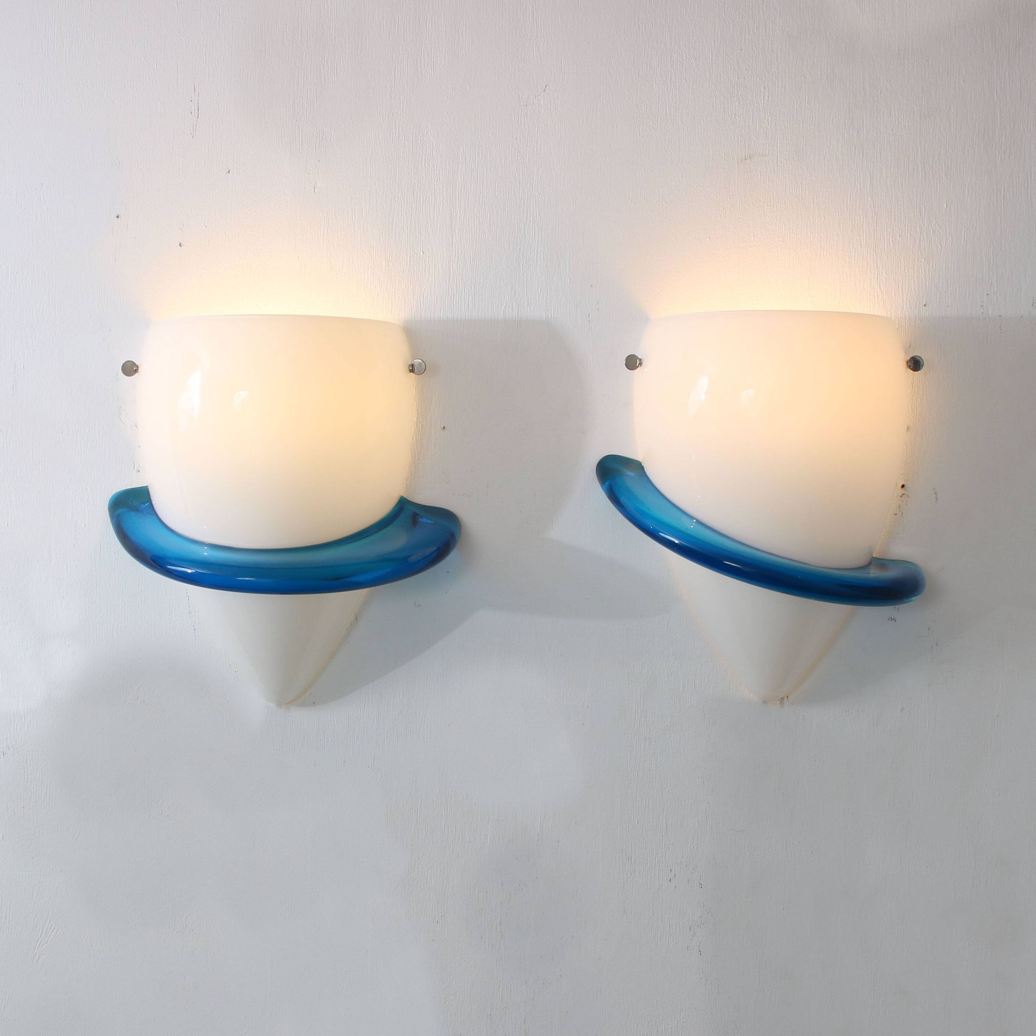 1990s Pair of “Blue Swan” wall lamps by Tinu Aufiero for Venini, Italy