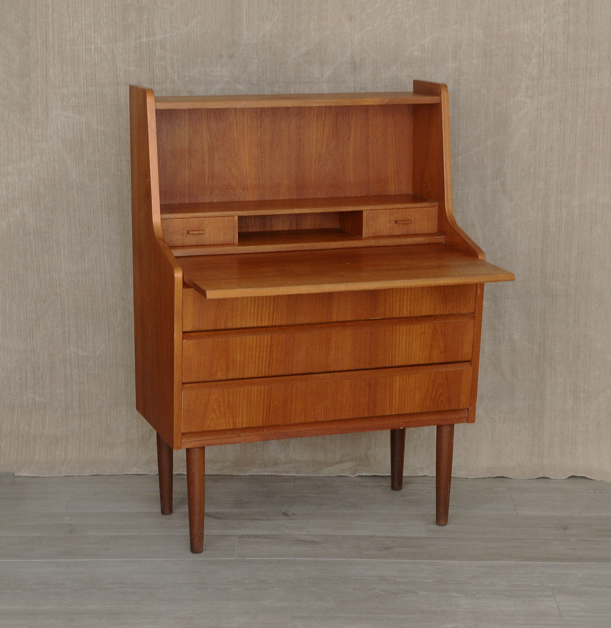 Secretary 1960 Tray, retractable