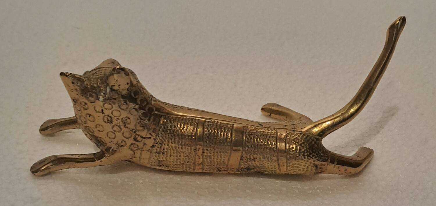 Bronze feline paperweight