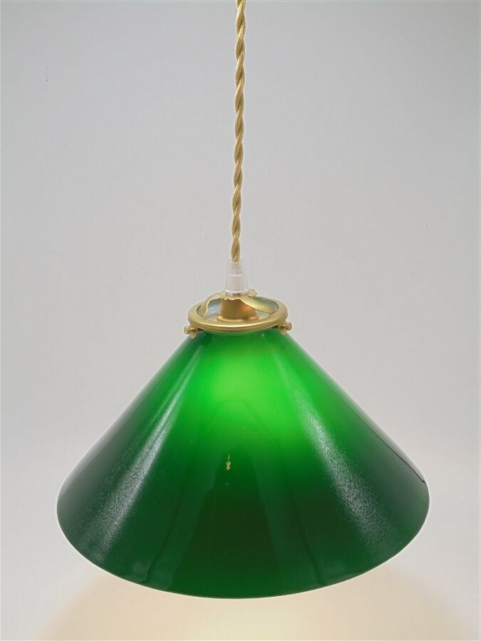 Suspension conique en opaline verte