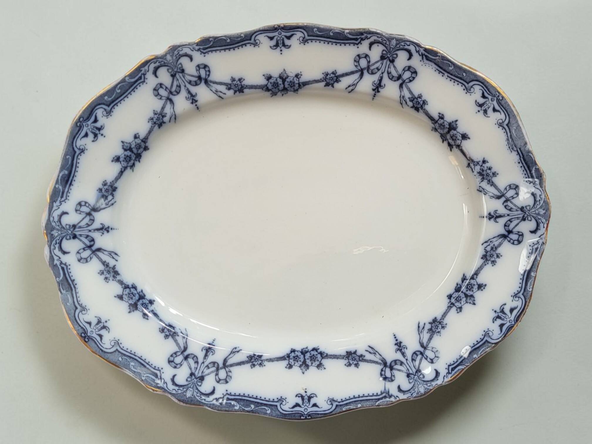 2 plats "Alexis" en porcelaine Adderleys