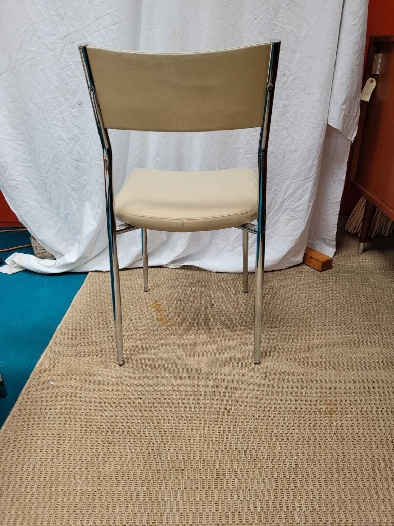 Set of 4 chairs chrome metal and skaï greige 70s.