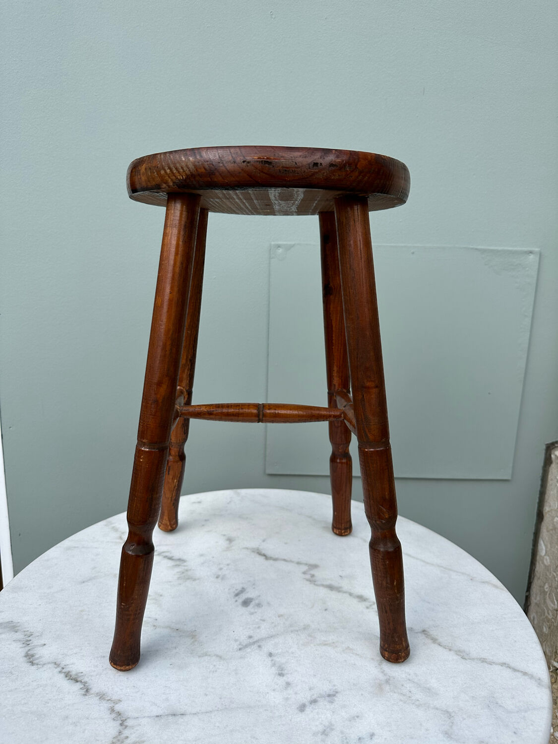 Tabouret en bois massif