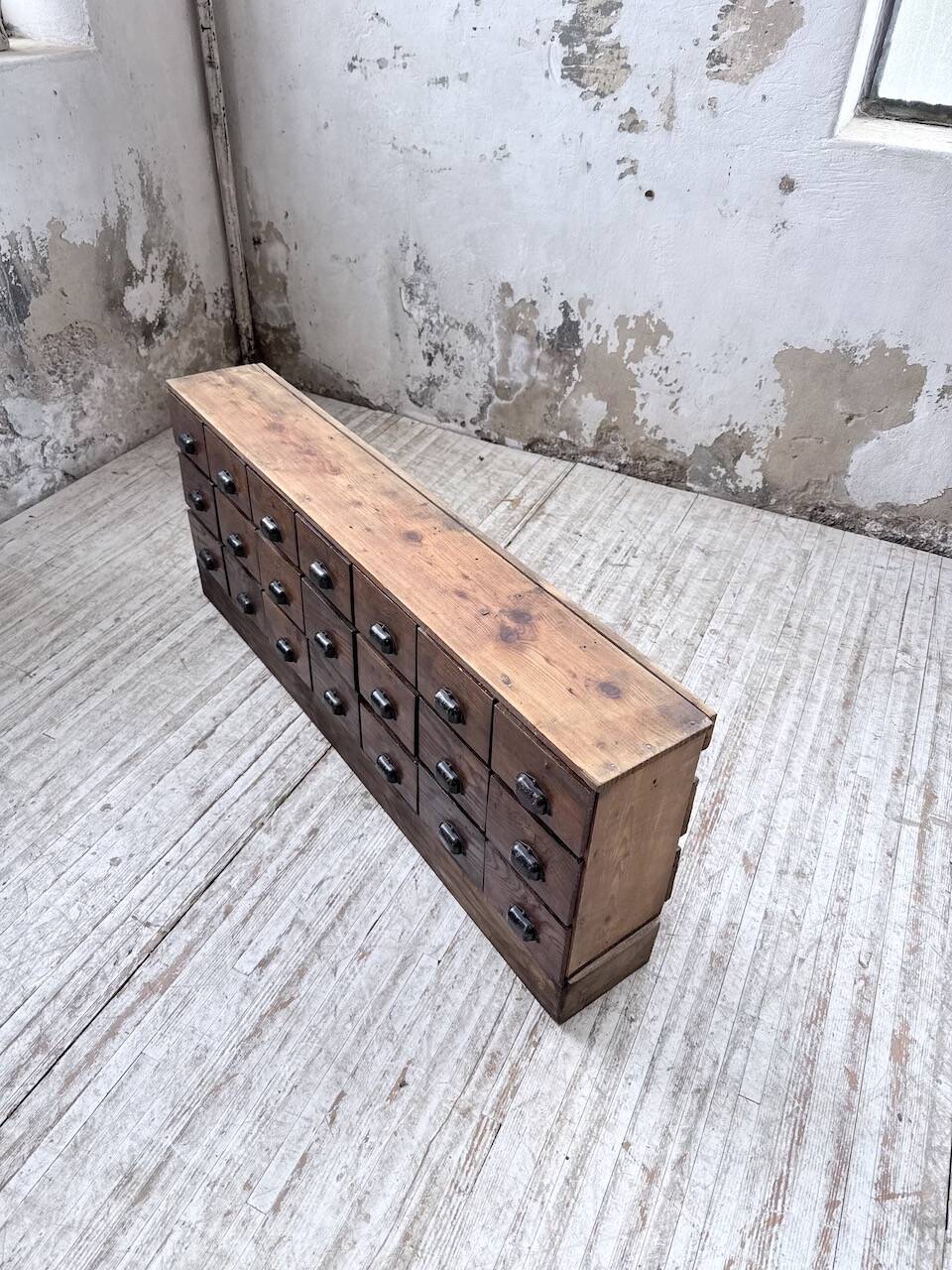 Craftsman's furniture oak XS 1950