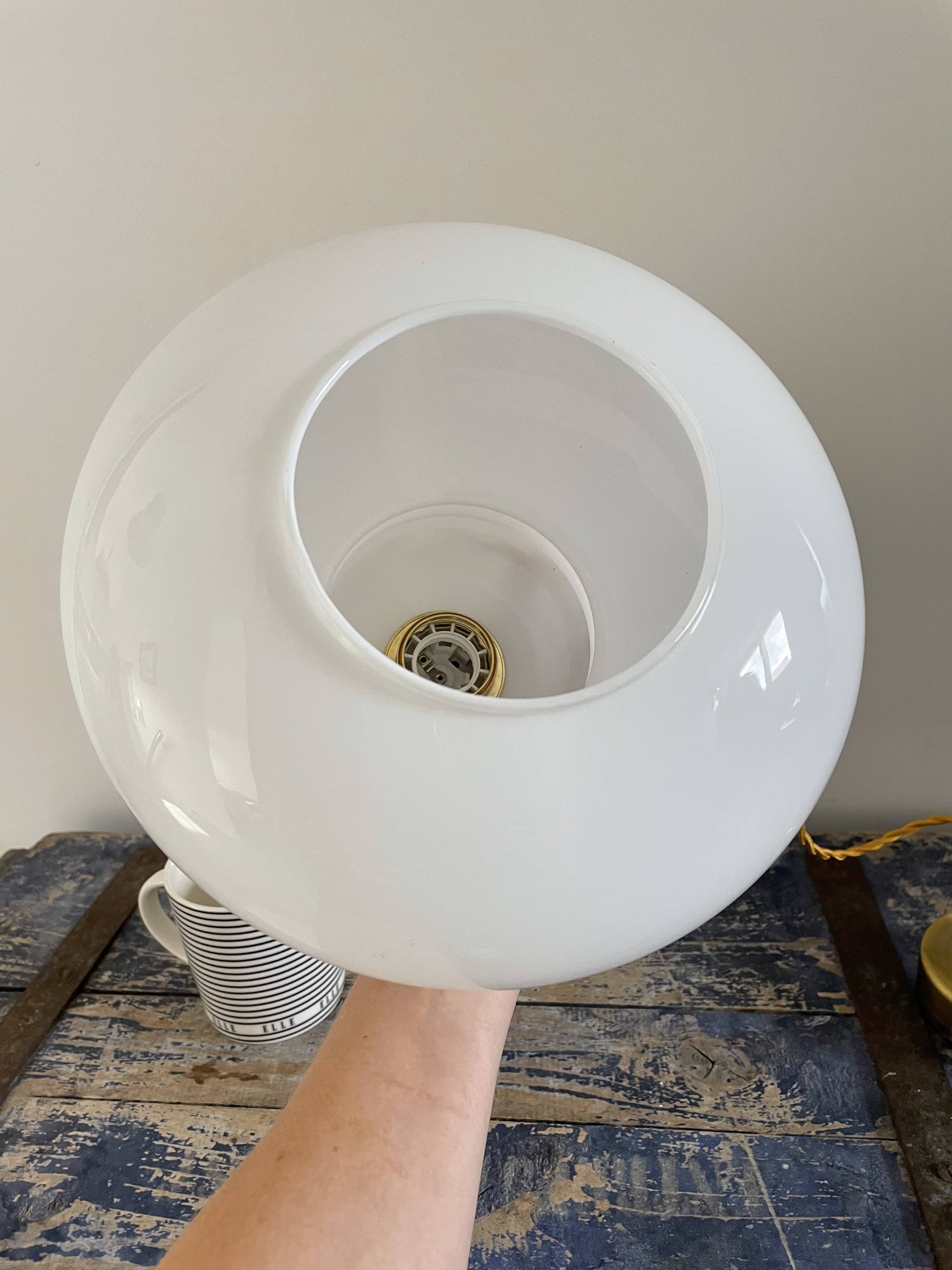 Suspension vintage en opaline blanche