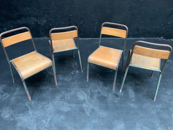 Suite de 4 chaises d’école Stella