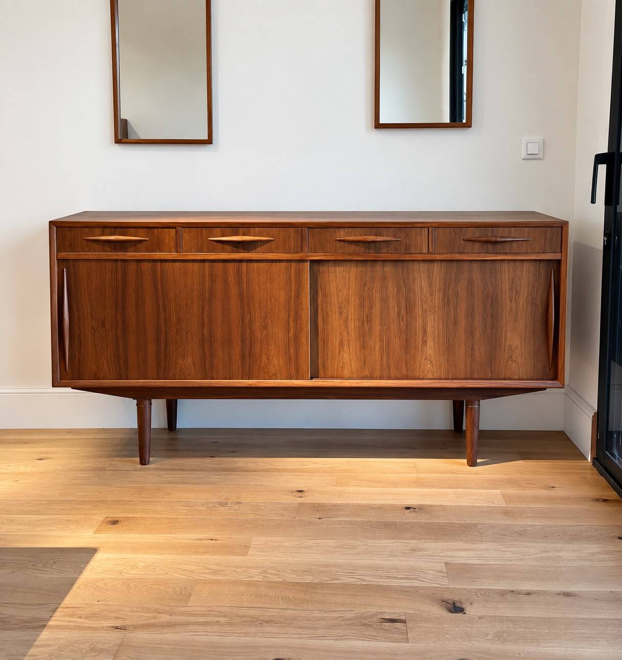 Scandinavian enfilade "Einar" in rosewood