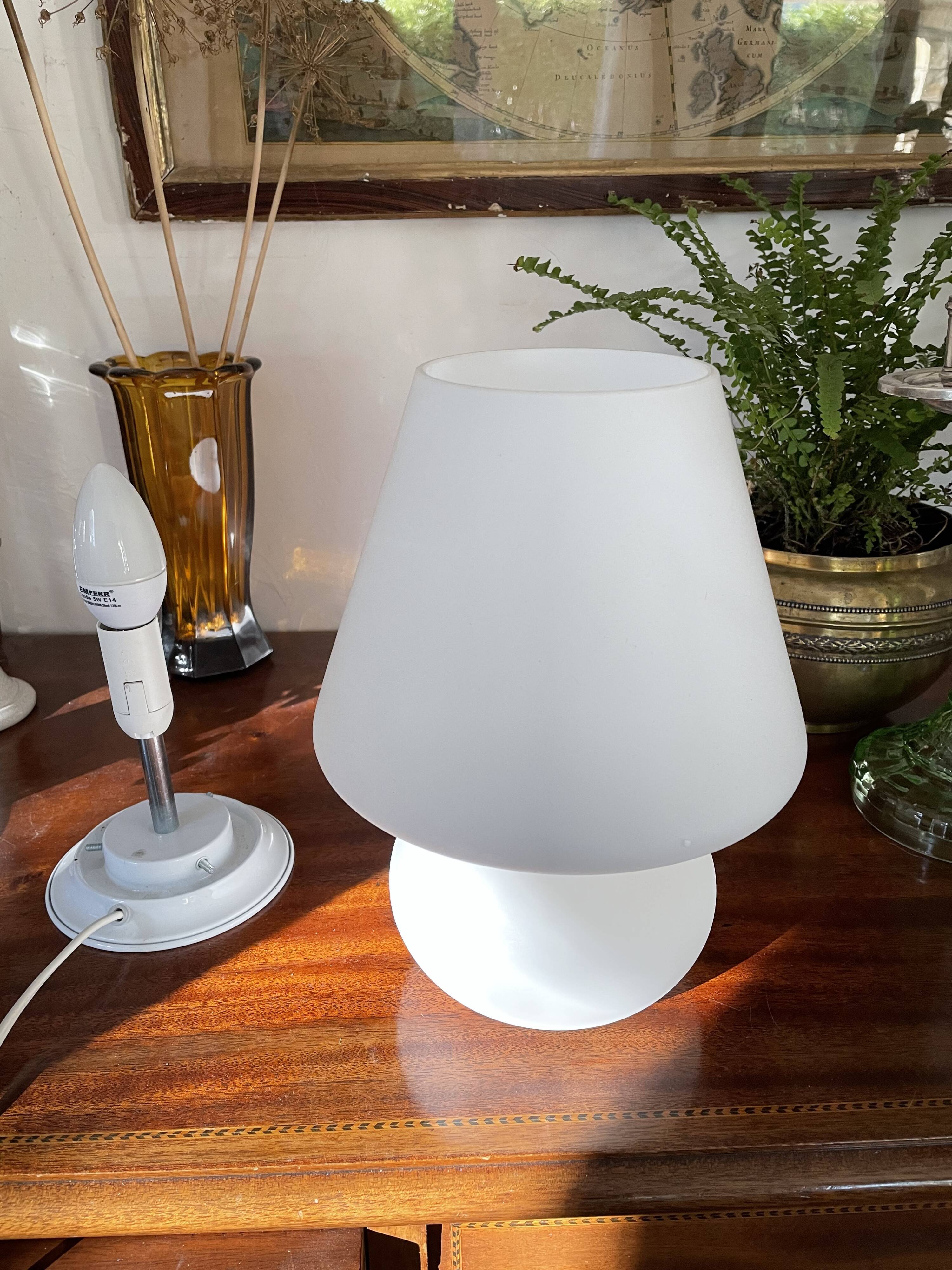 Vintage Murano opaline lamp