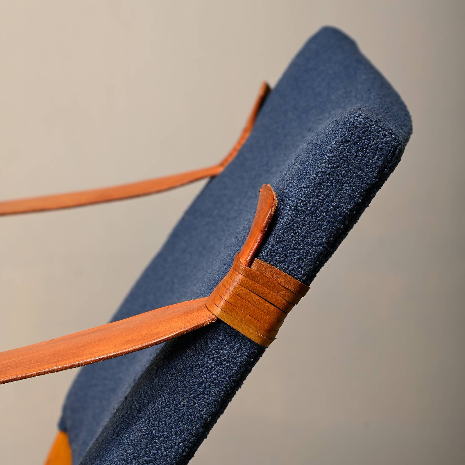 Scandinavian Modern Foldable Safari Lounge Chair in Beech wood and Blue fab