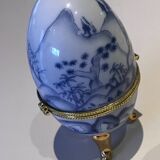 Porcelain egg box