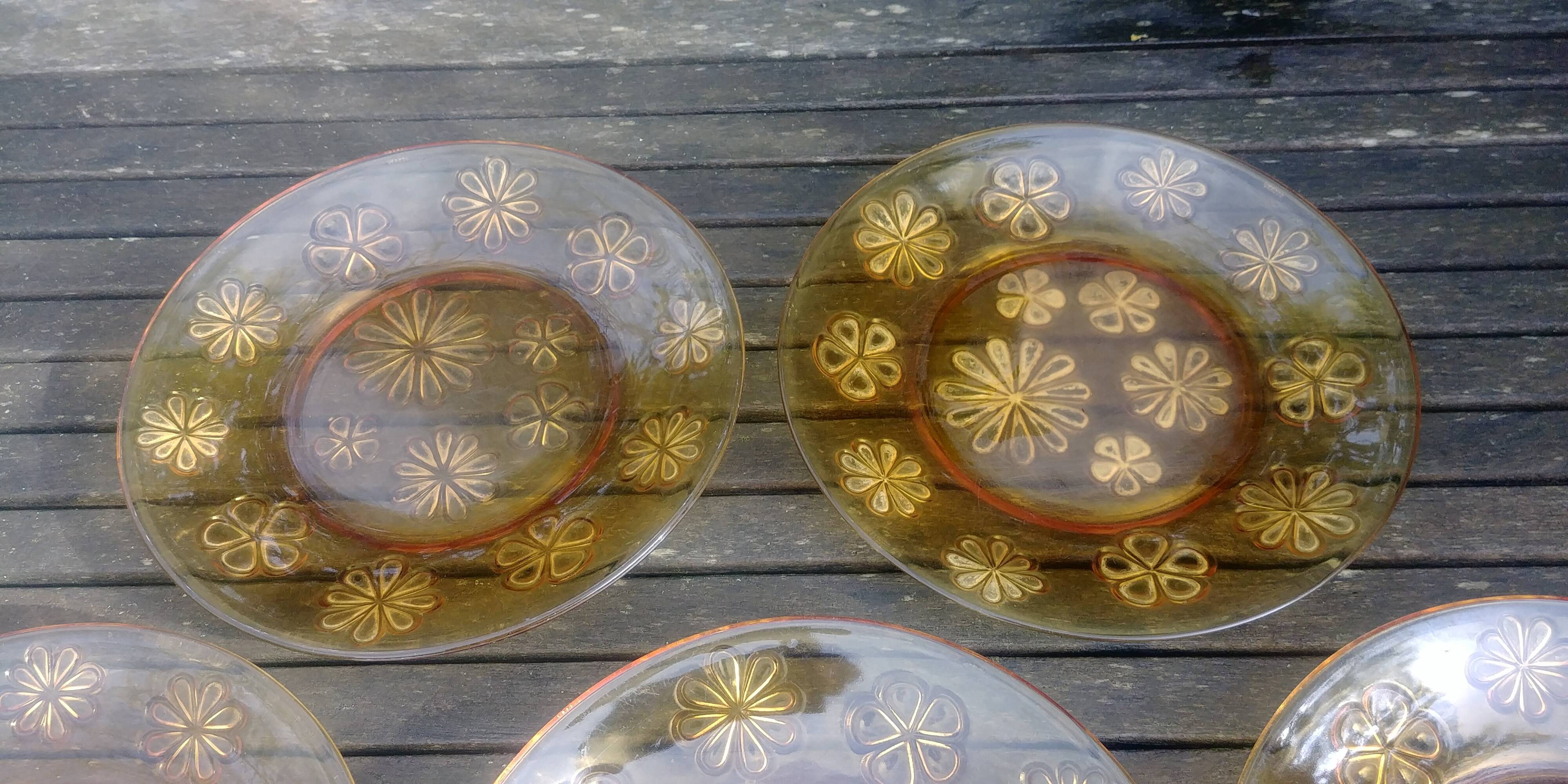 Set of five flat plates - vintage amber glass from Veréco with flower decor - 60s/70s