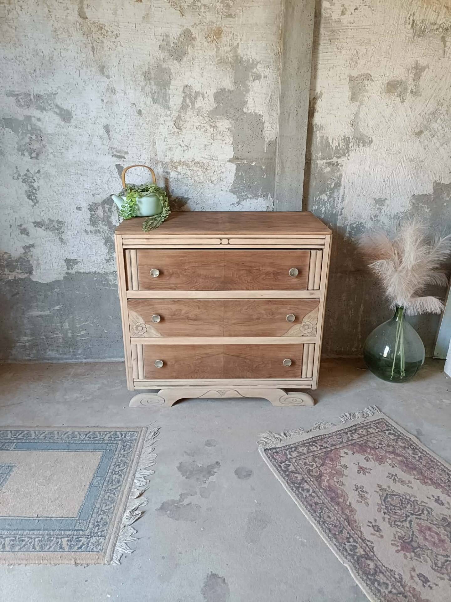 Wooden chest of drawers