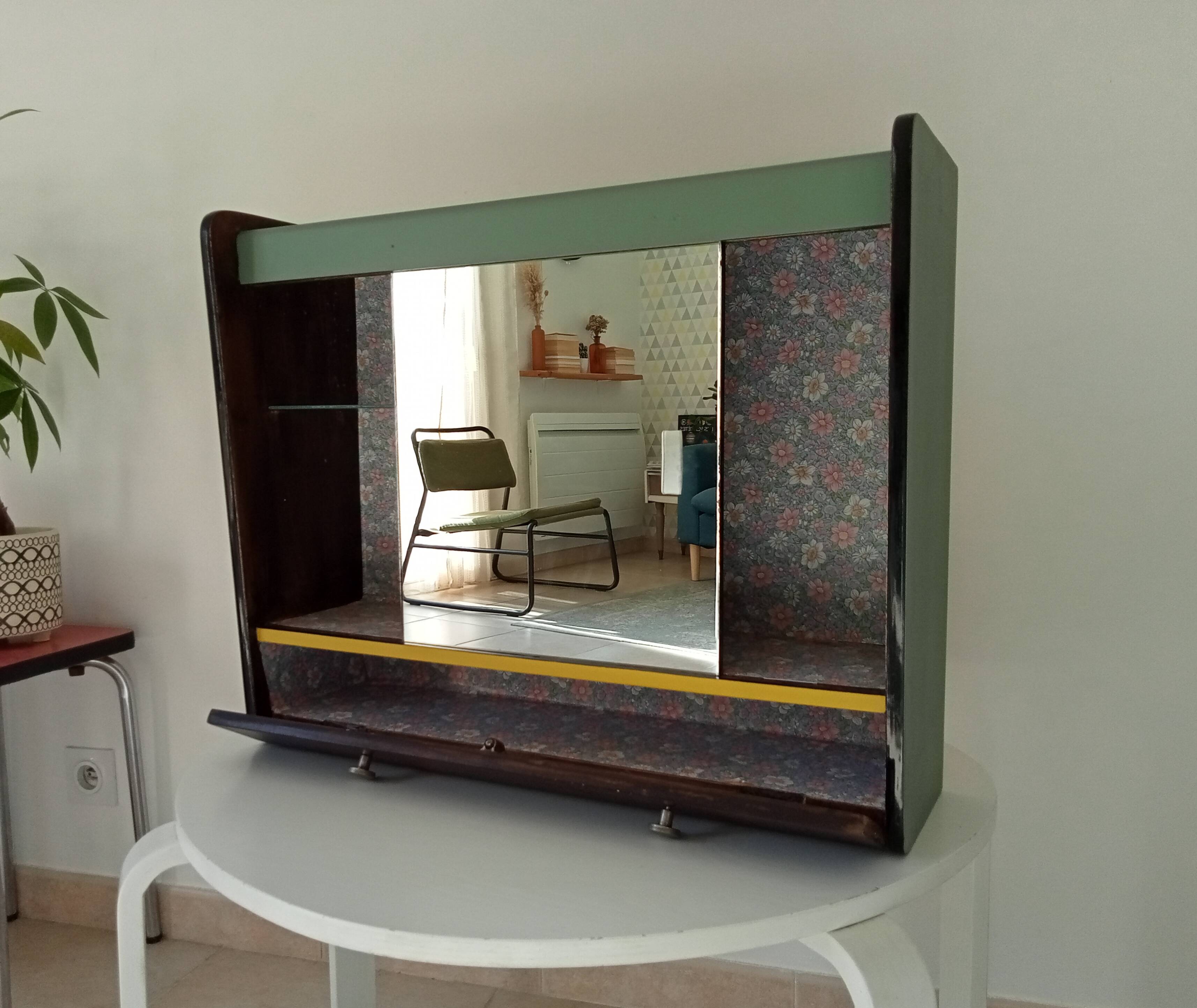 Vintage medicine cabinet 50s/60s