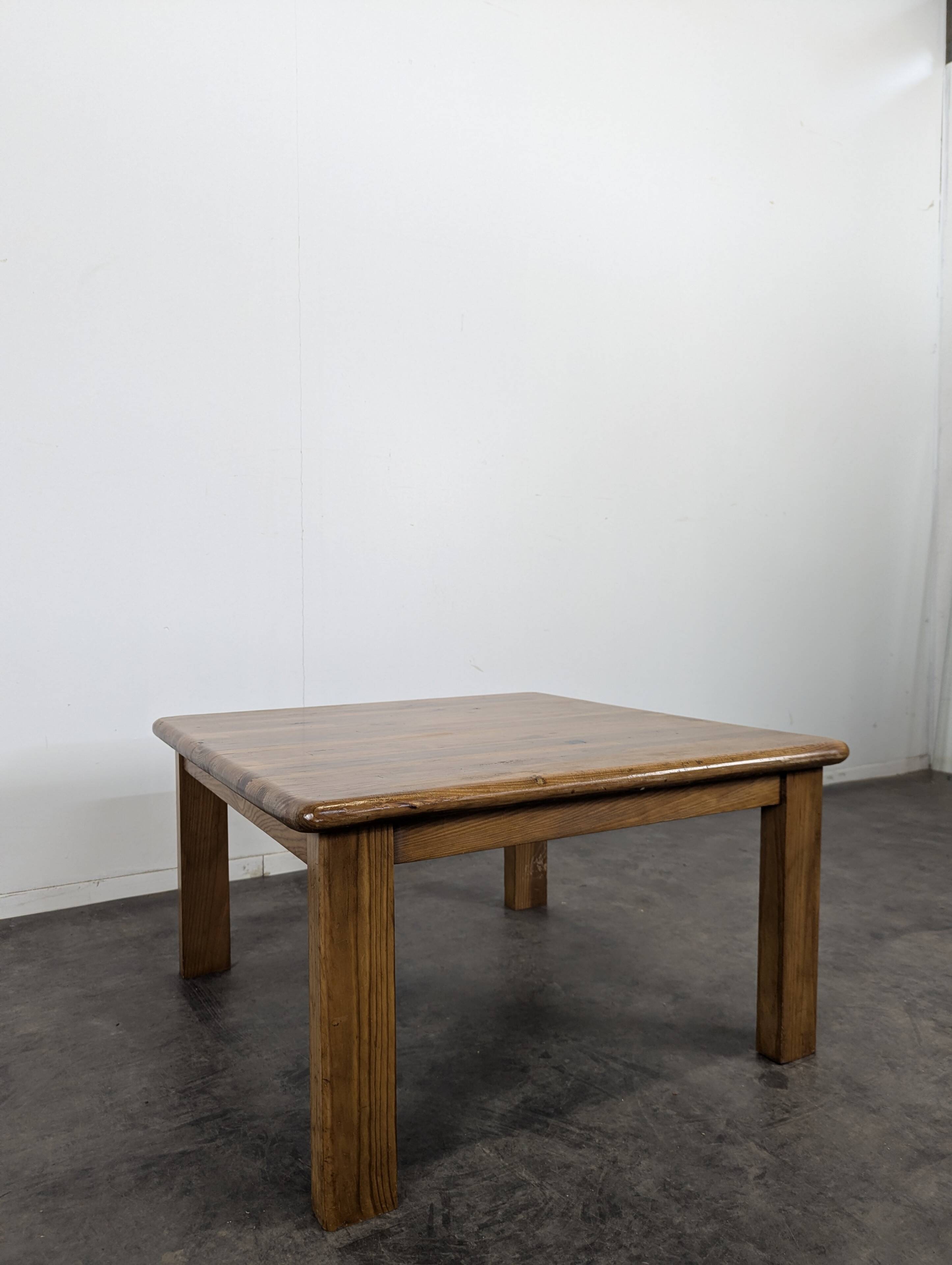 Table basse en pin