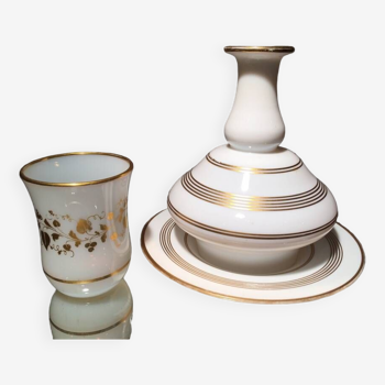 CARAFE AND NIGHT GLASS IN WHITE OPALINE AND GOLD MOTIFS