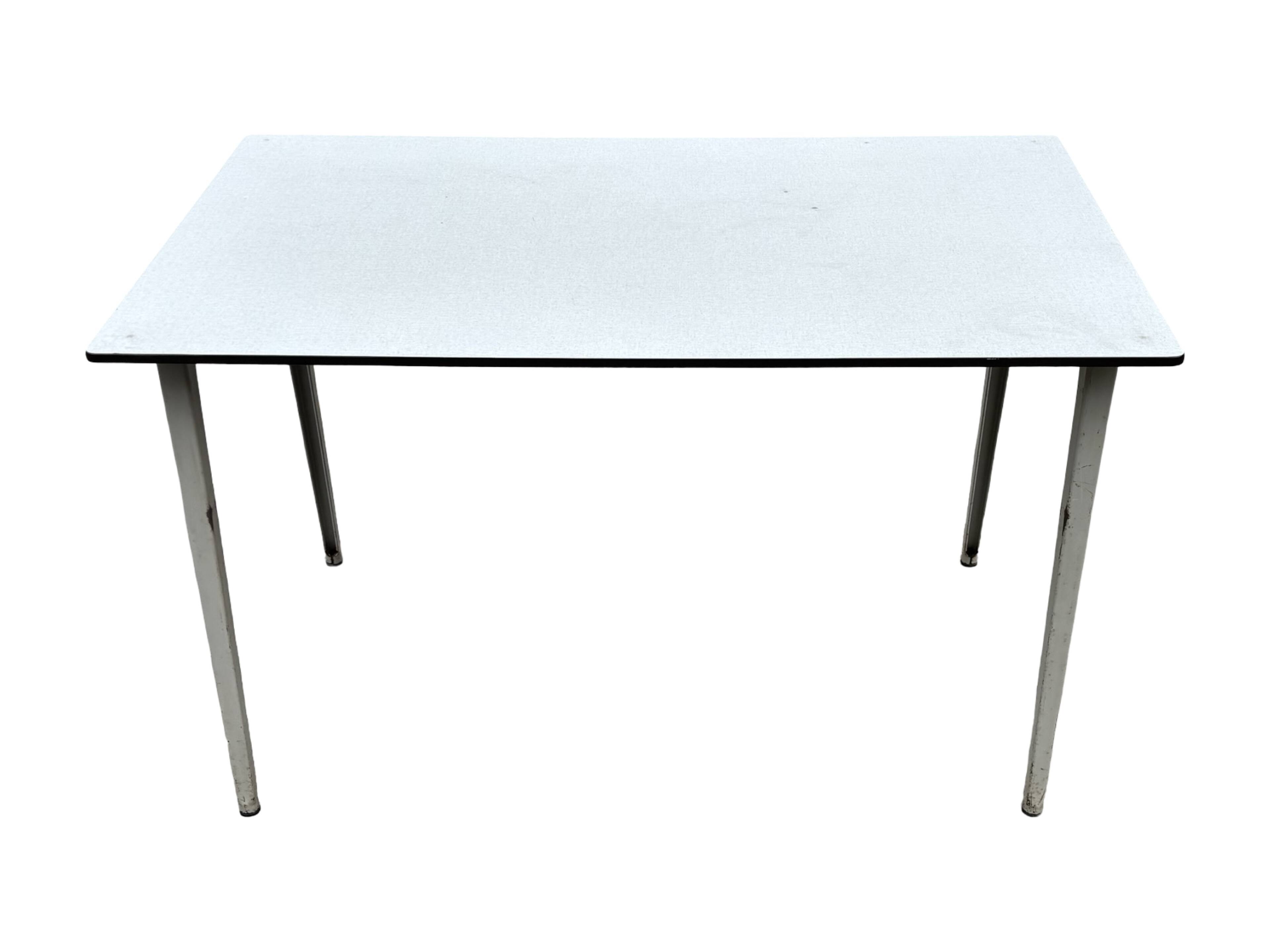 Vintage Reform dining table design Friso Kramer Ahrend de Cirkel