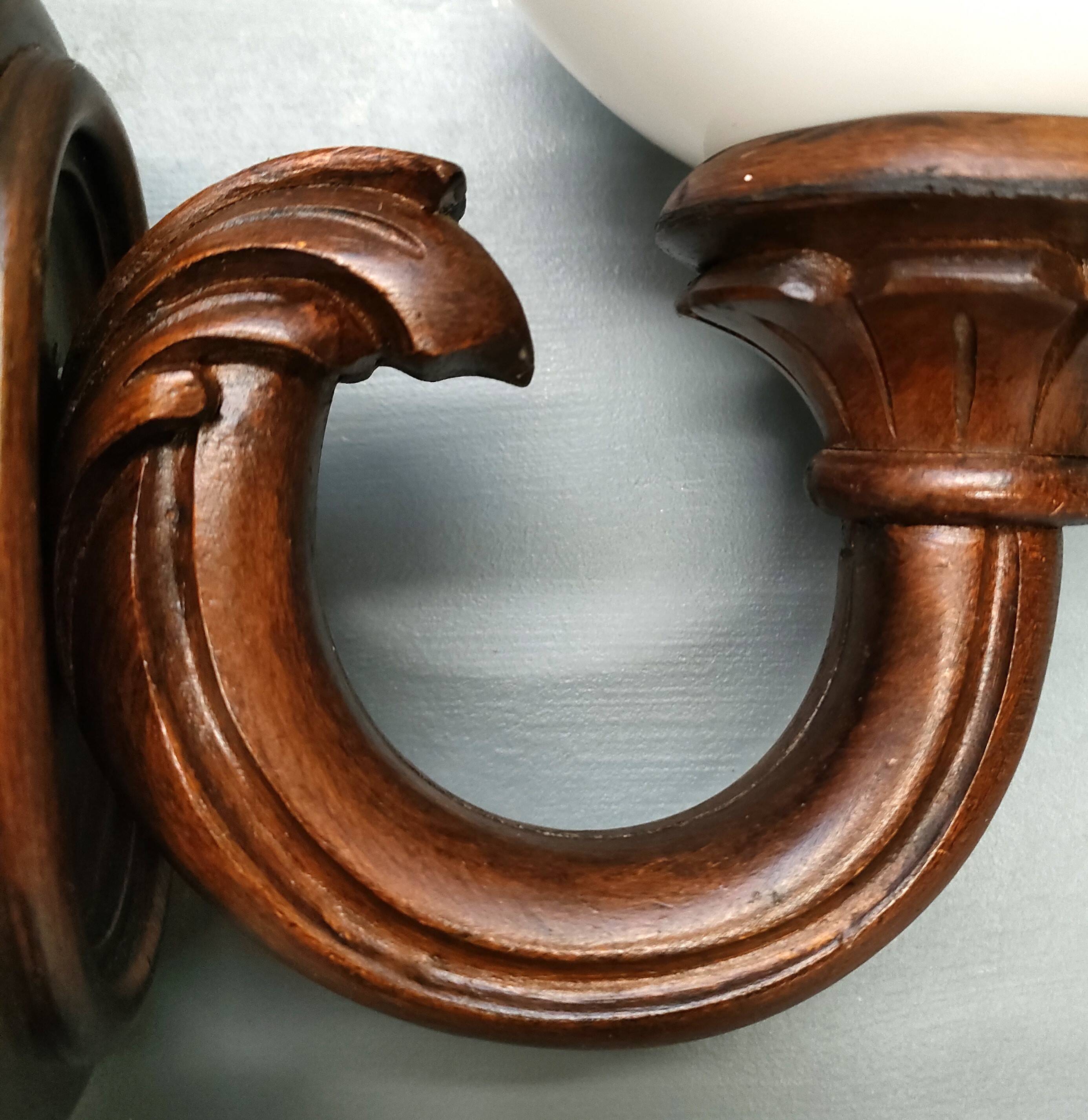 Paire d'appliques murales art-déco ~ verre opalin teinté ~ bois sculpté ~ France ~ 40's