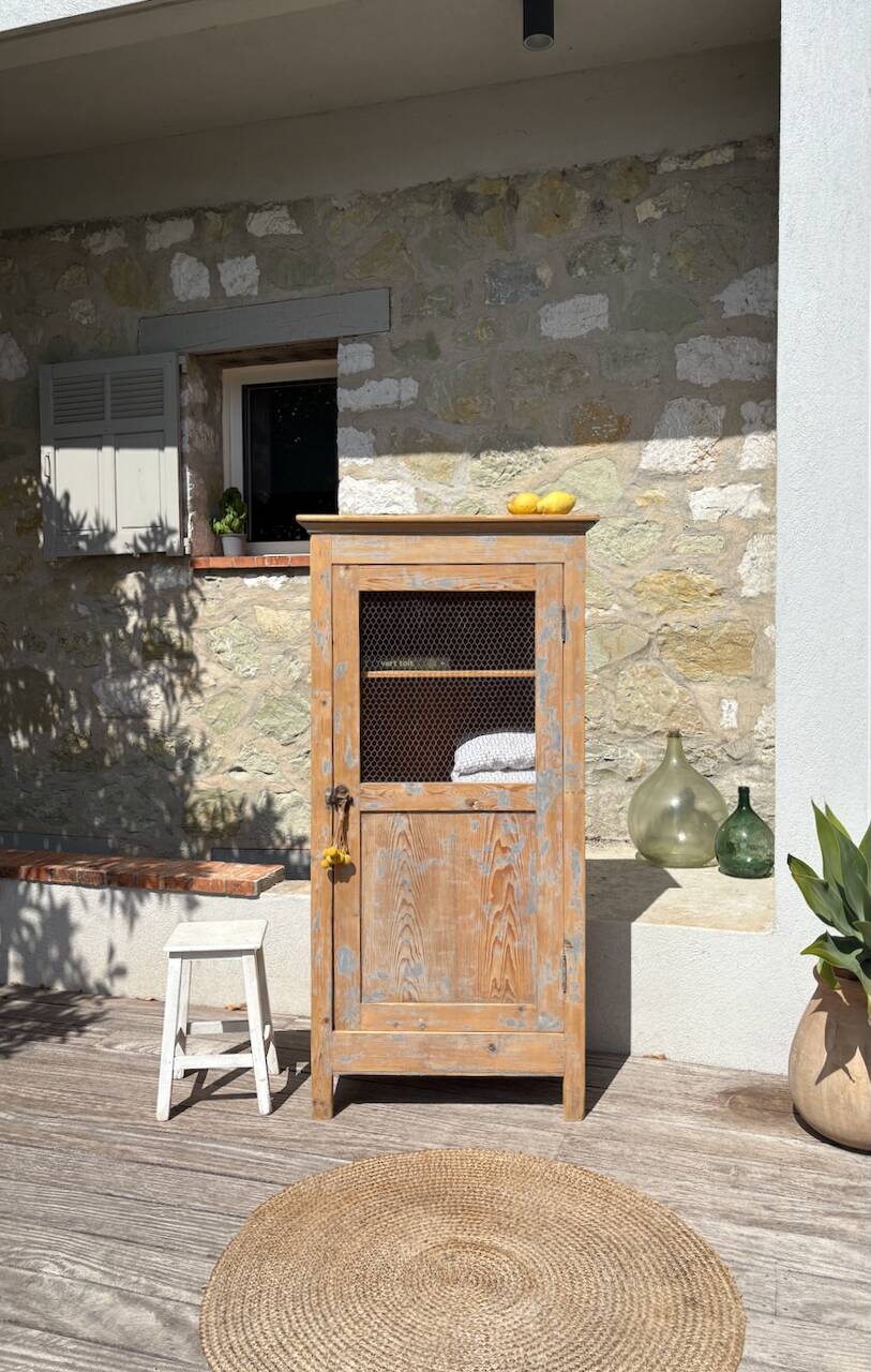 Parisian wardrobe in pine