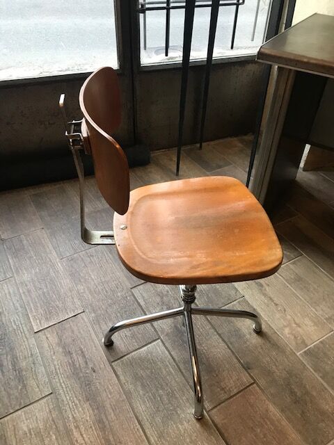 Bureau industriel et chaise 50