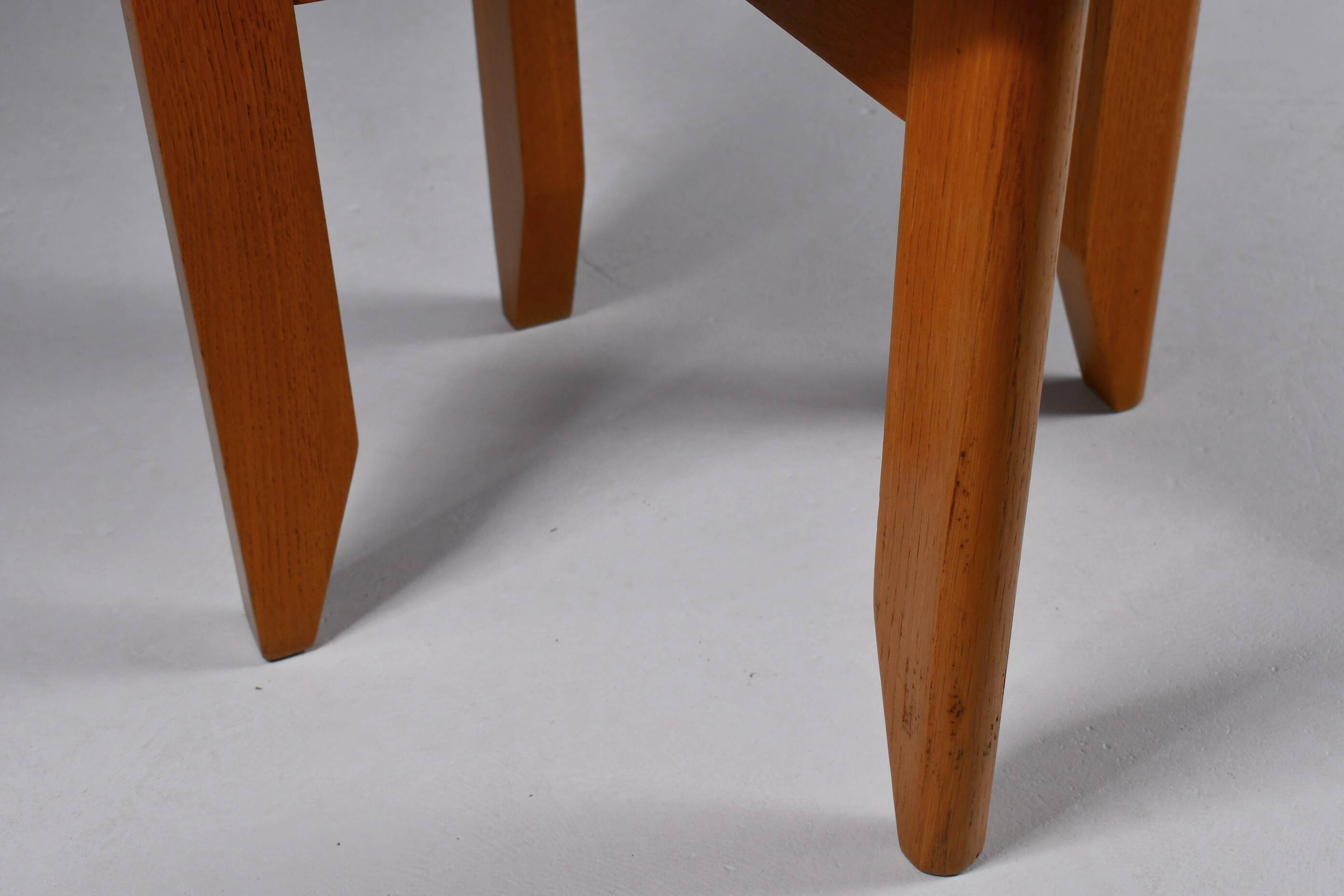 Chaise Boudoir "Rubercrin" de Guillerme et Chambron pour Votre Maison. années 1950