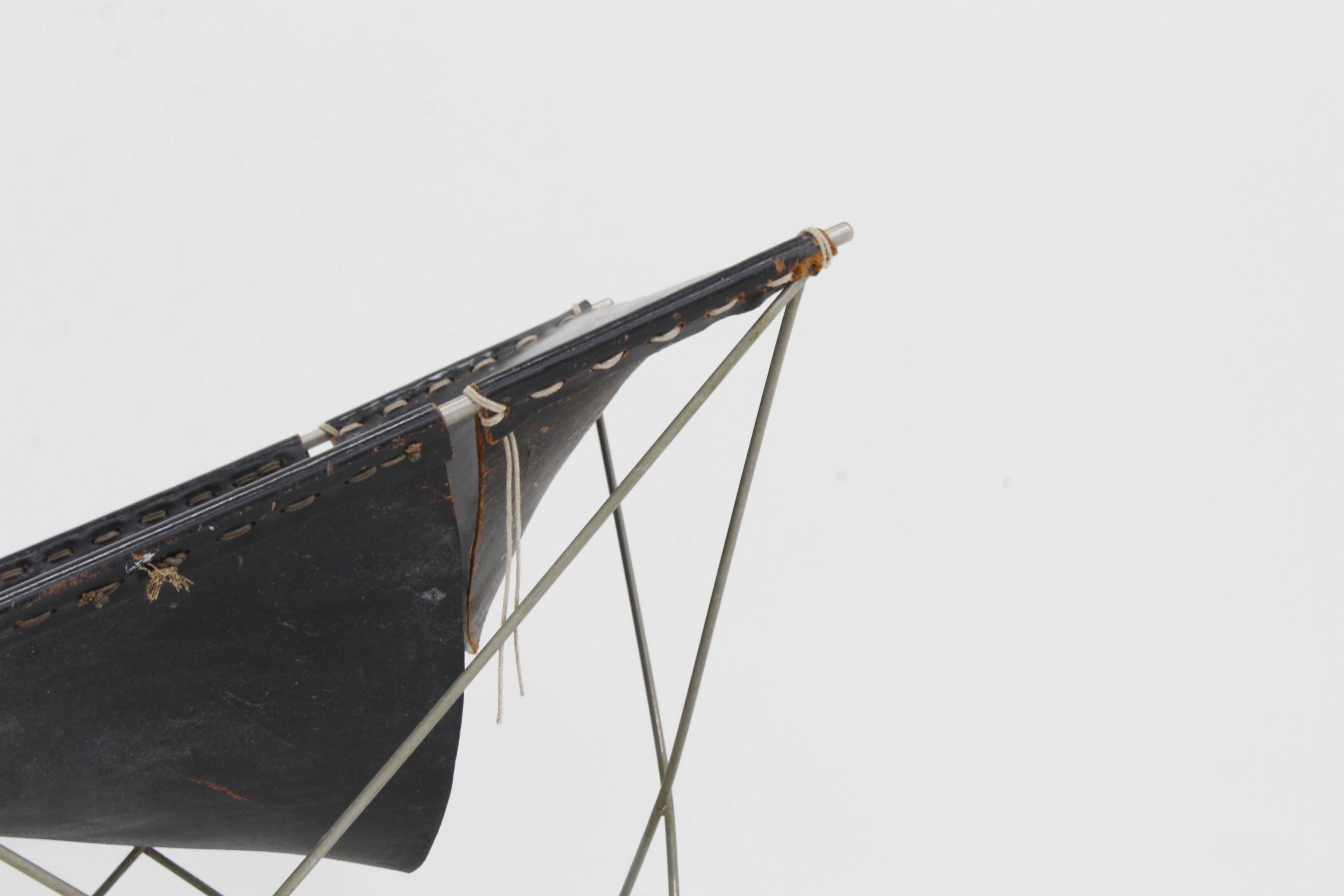 Chaise longue papillon Artifort F675