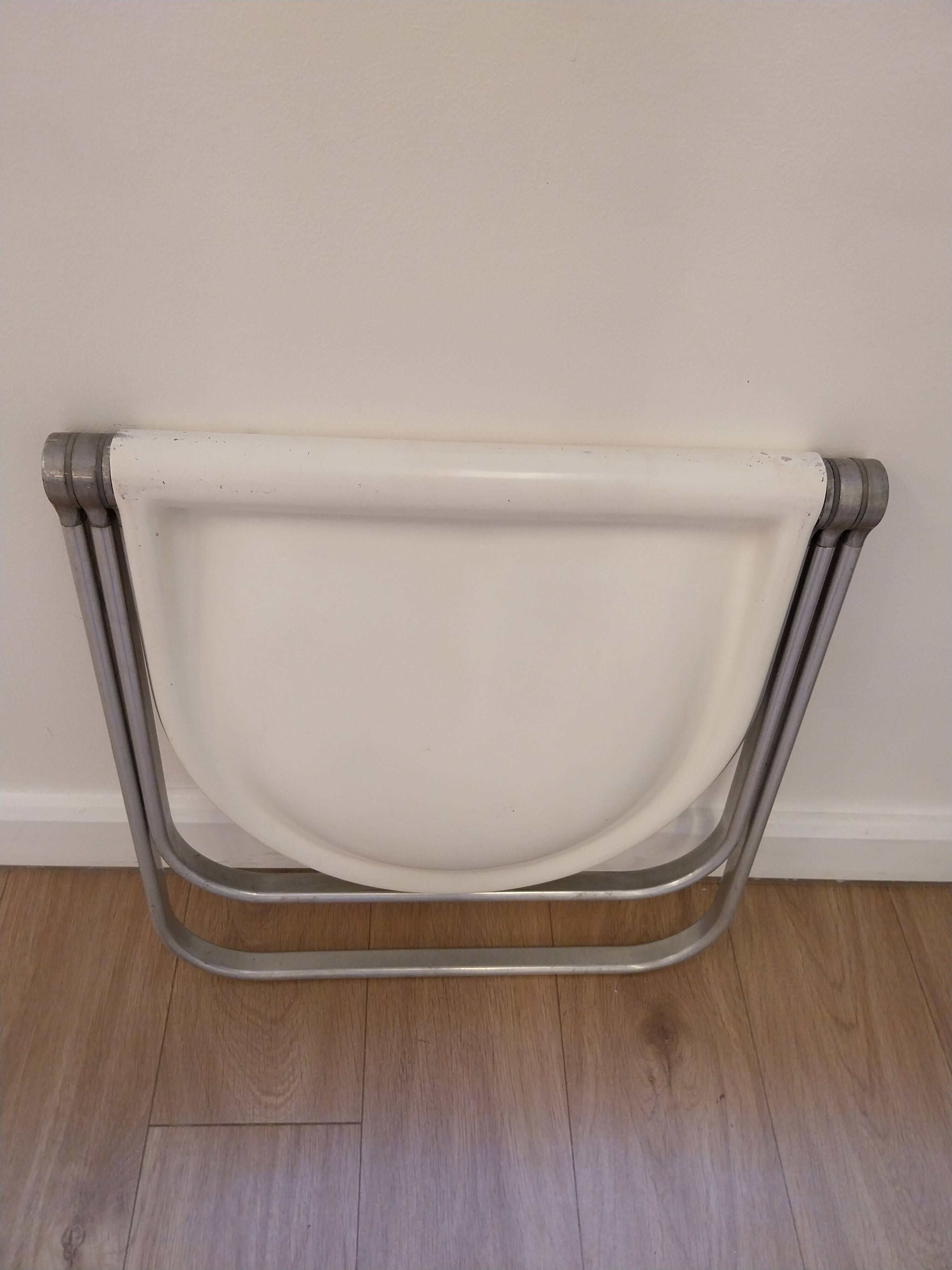 Vintage white Pluff stool – Anonima Castelli