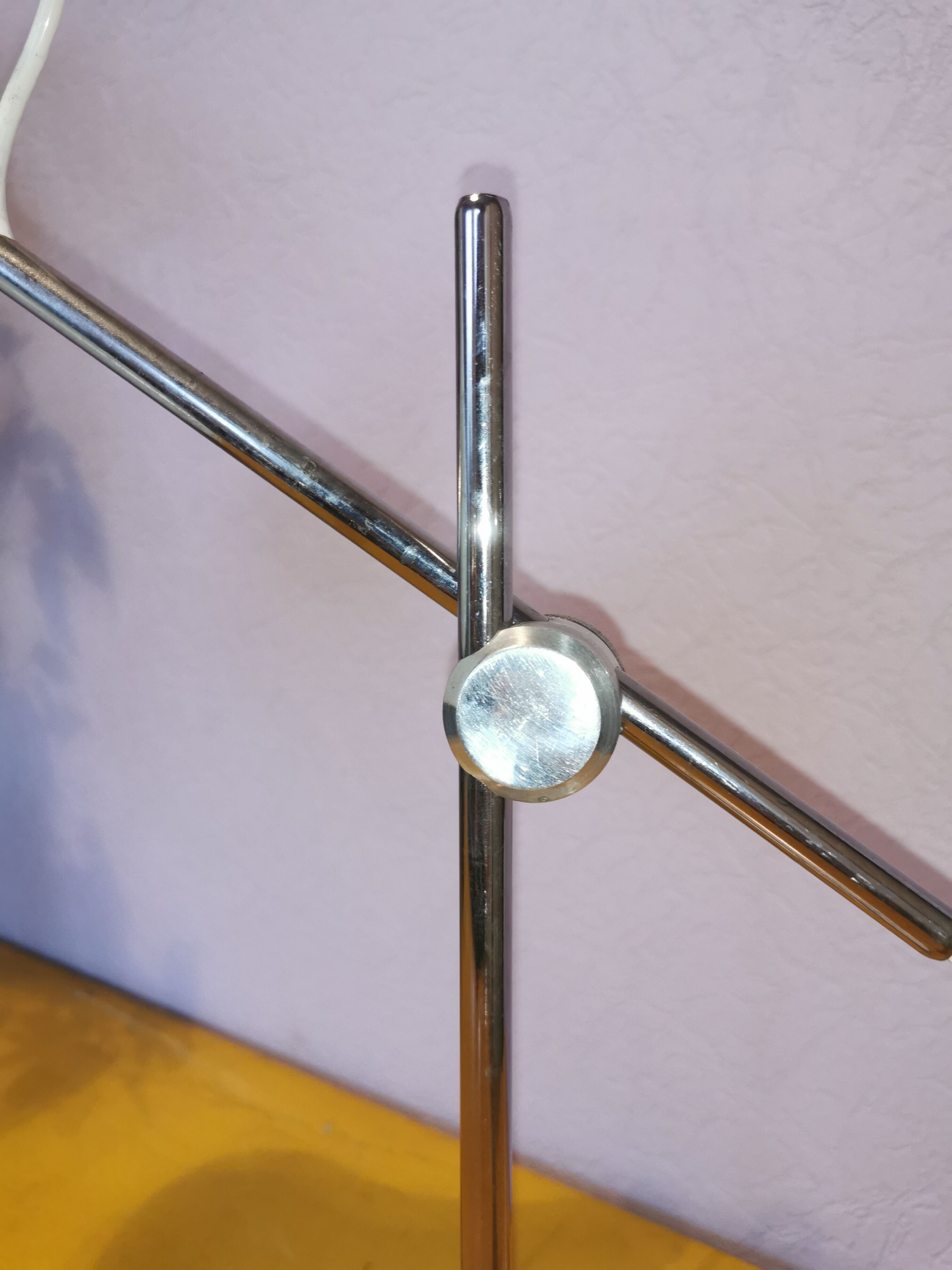 Articulated lamp in white lacquered steel and chrome, 1970.