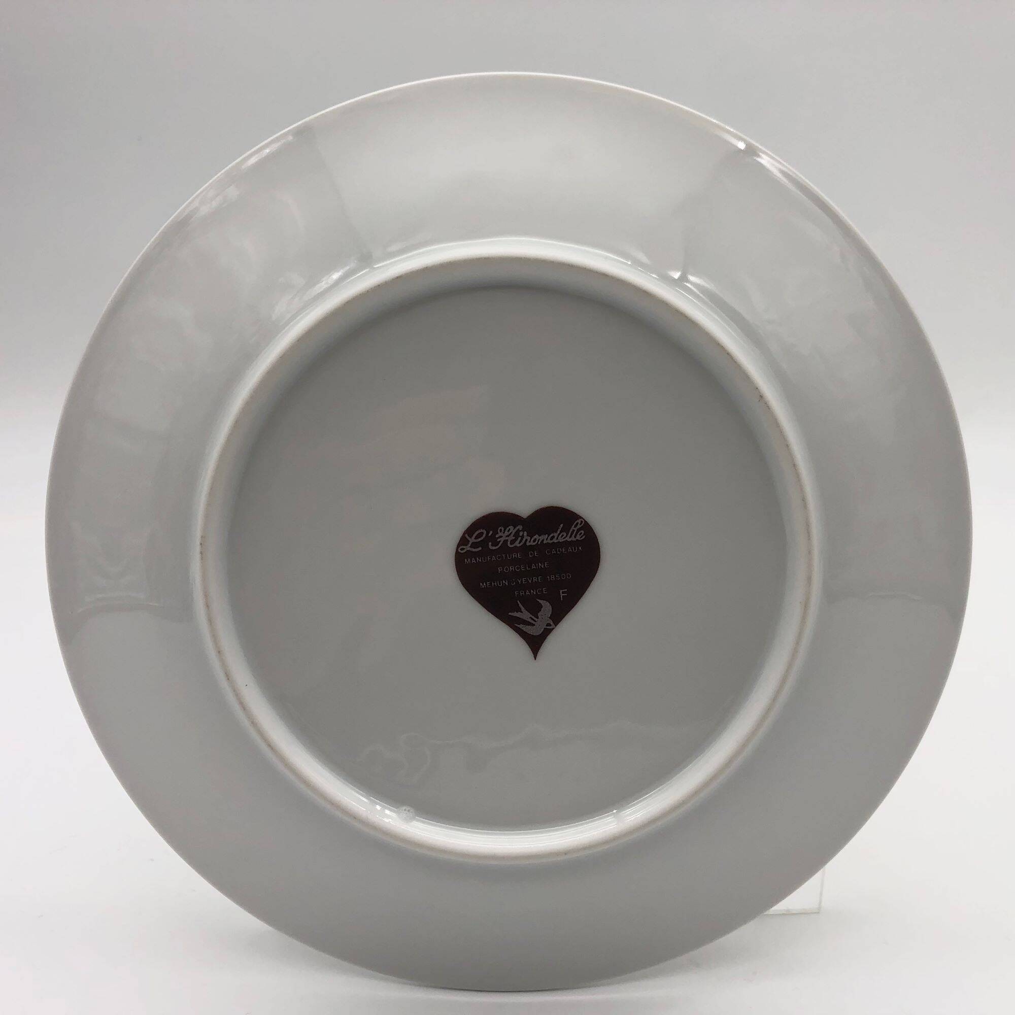 6 Crepe plates and its dish, in porcelain.
