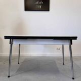 Set of table and 4 chairs in gray-white formica