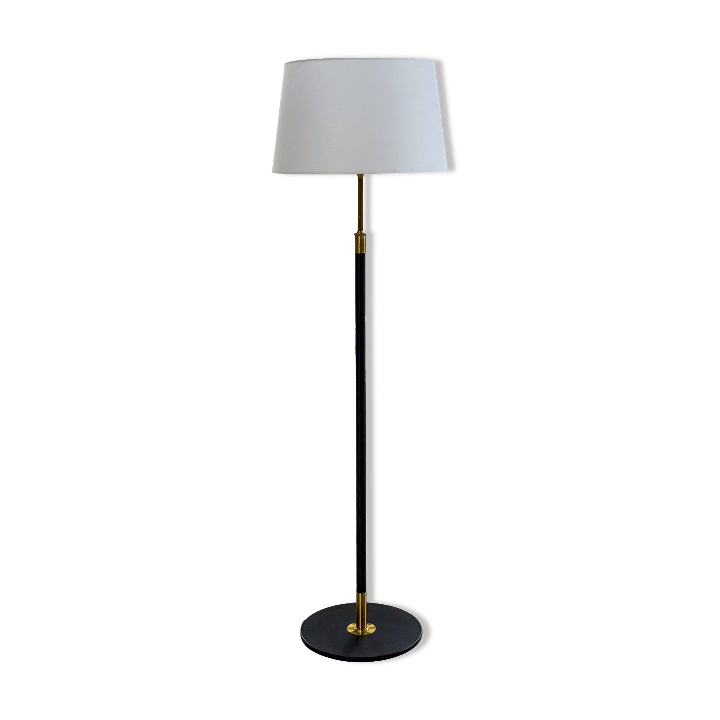 Modern mid-century floor lamp by Aage Petersen, for Le Klint, Denmark, 1970s.