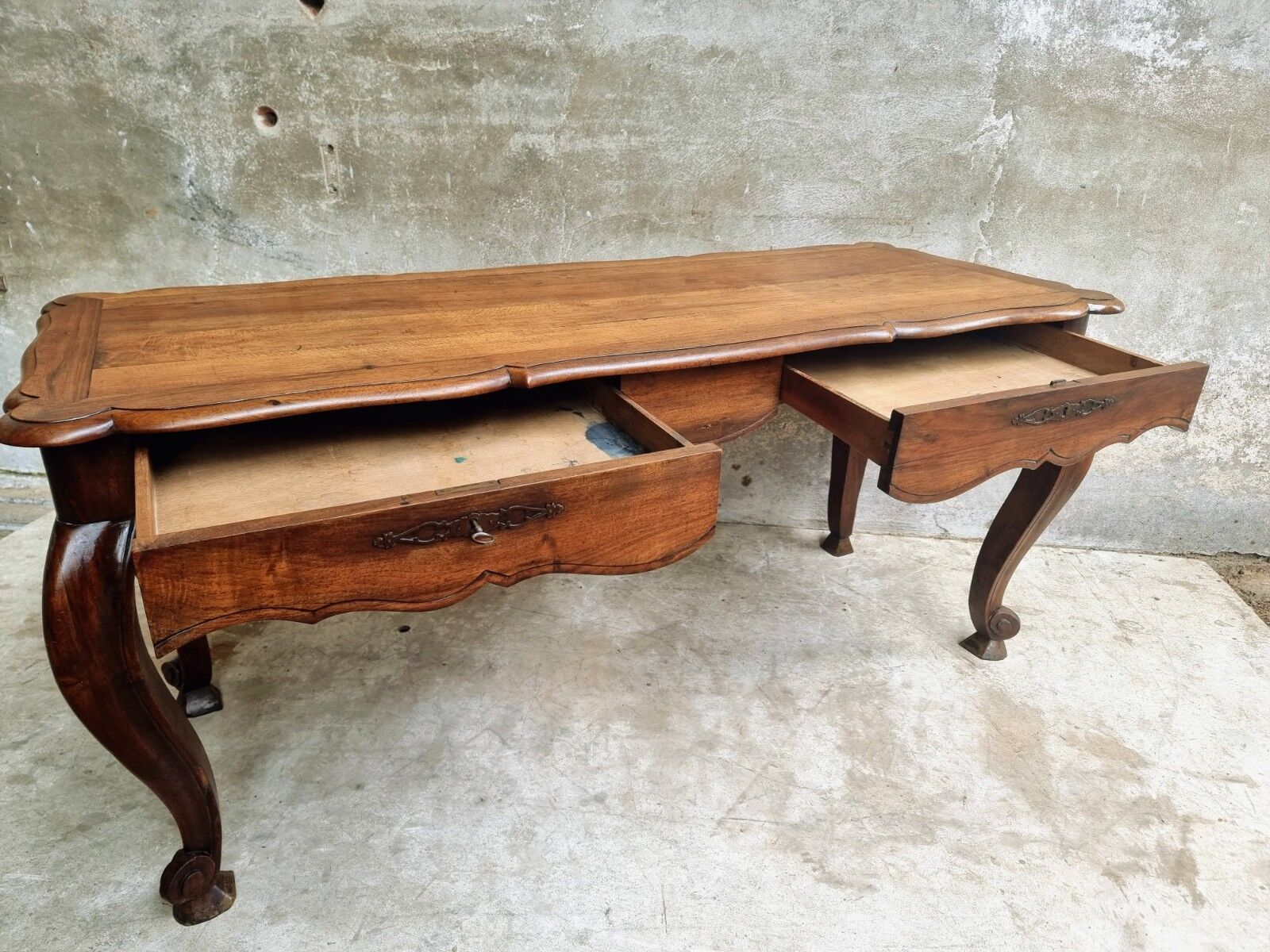 Table à manger, table d'appoint, bureau noyer 70x173cm