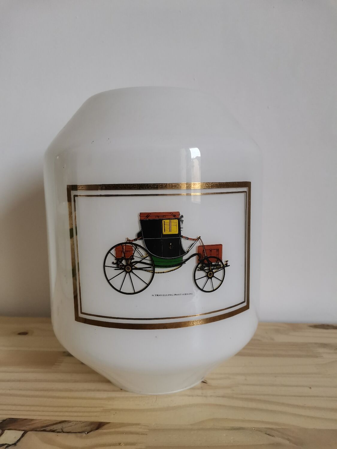 Abat-jour en opaline vintage