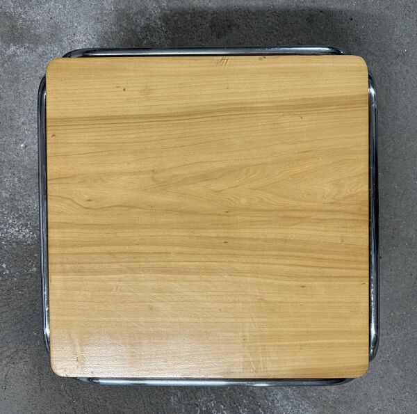 Ensemble de 4 tables de salon gigogne 70s en métal et chêne massif