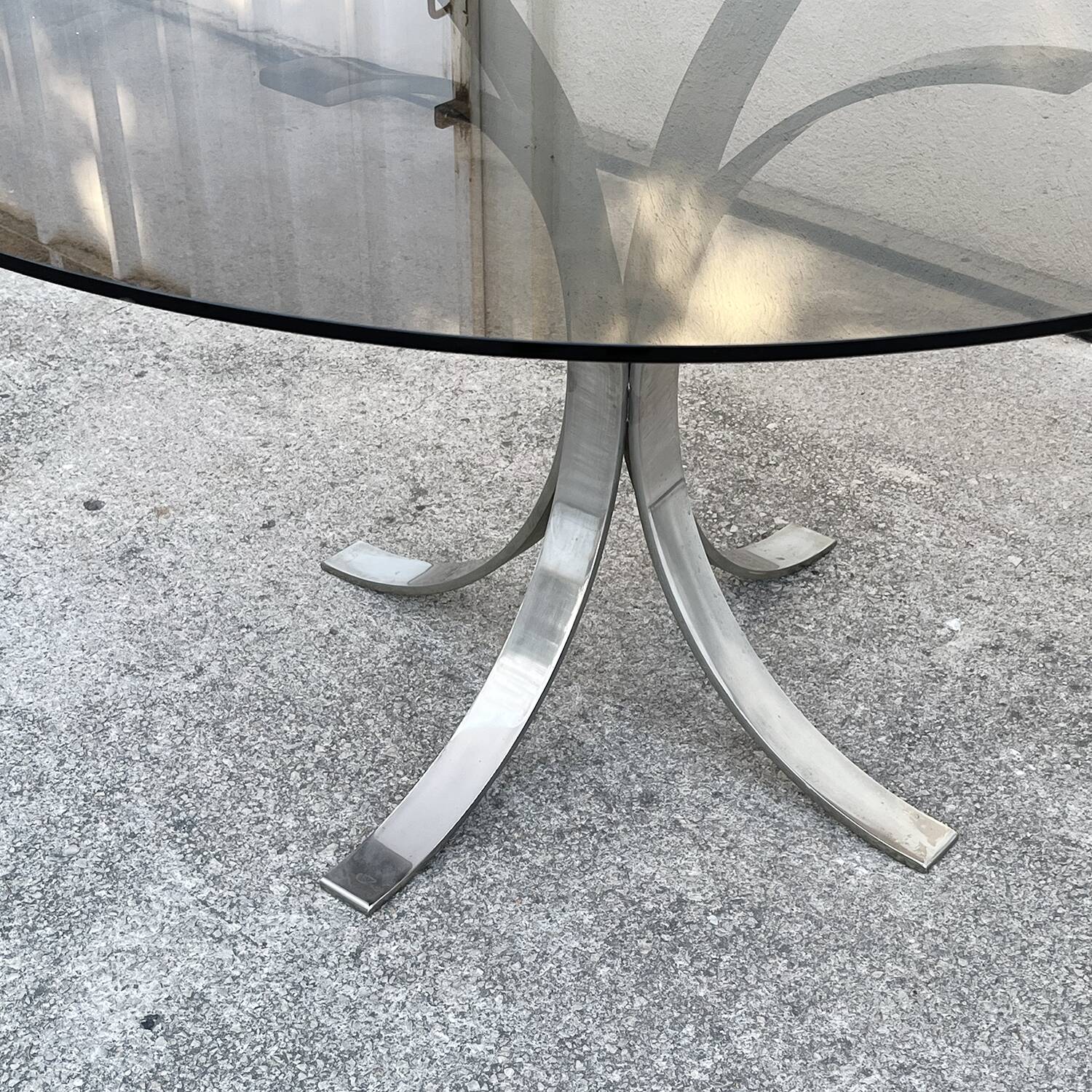 Italian design glass table from the 80s