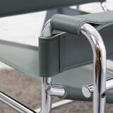 Poltrona Wassily Green Marcel Breuer Knoll