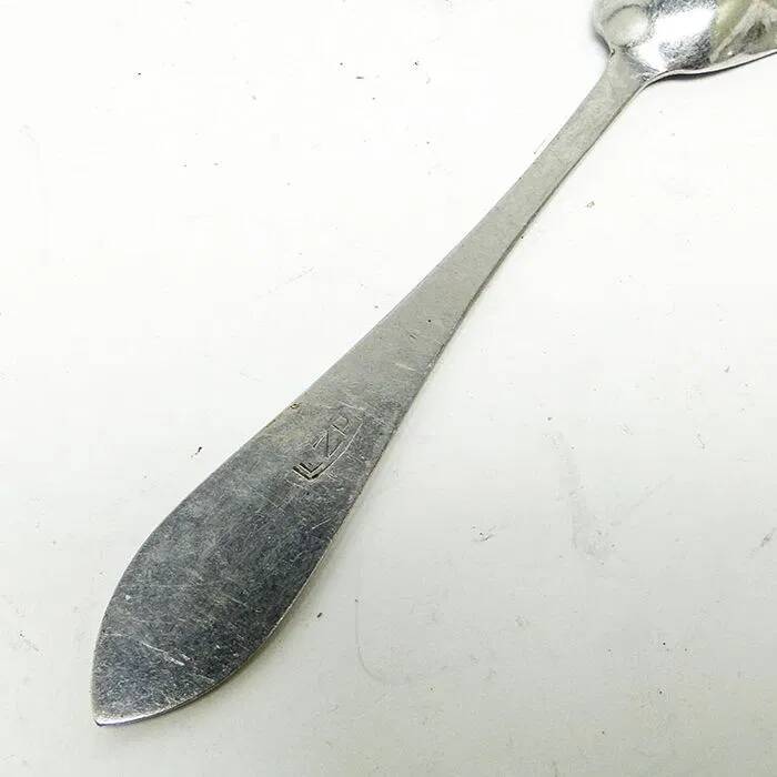 C1v art deco - sugar spoon shell