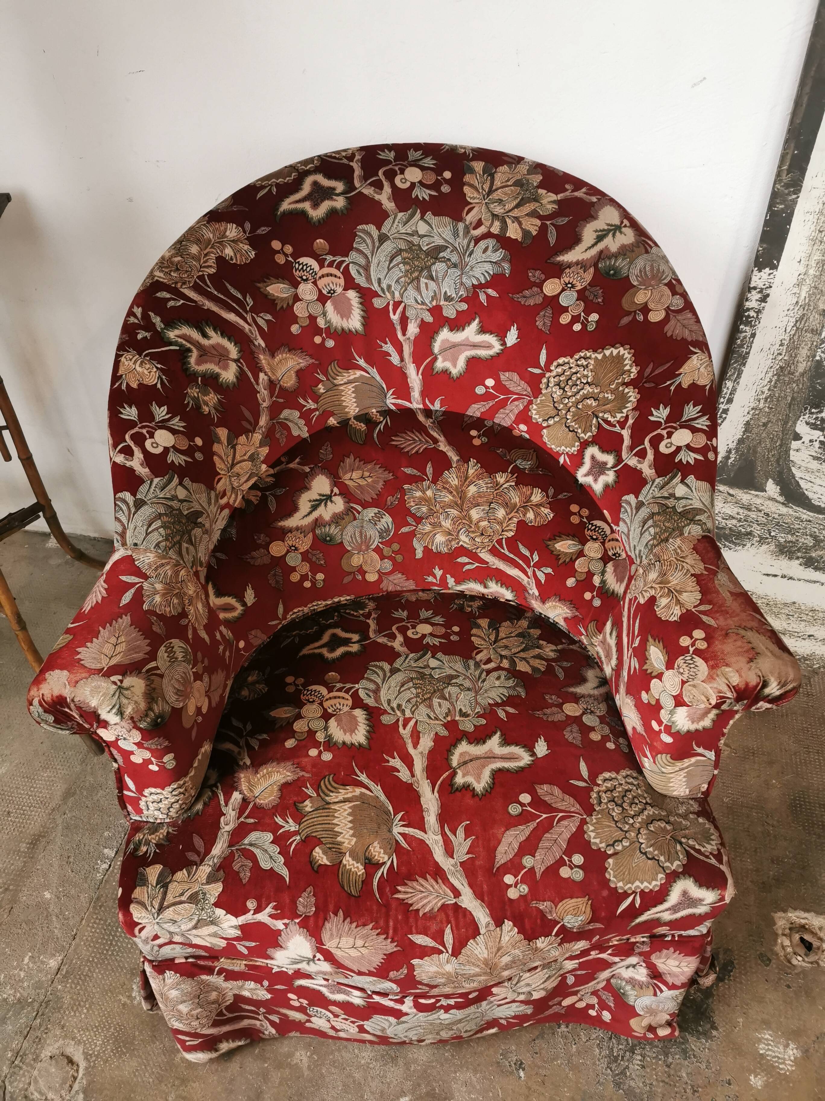 Velvet toad armchair