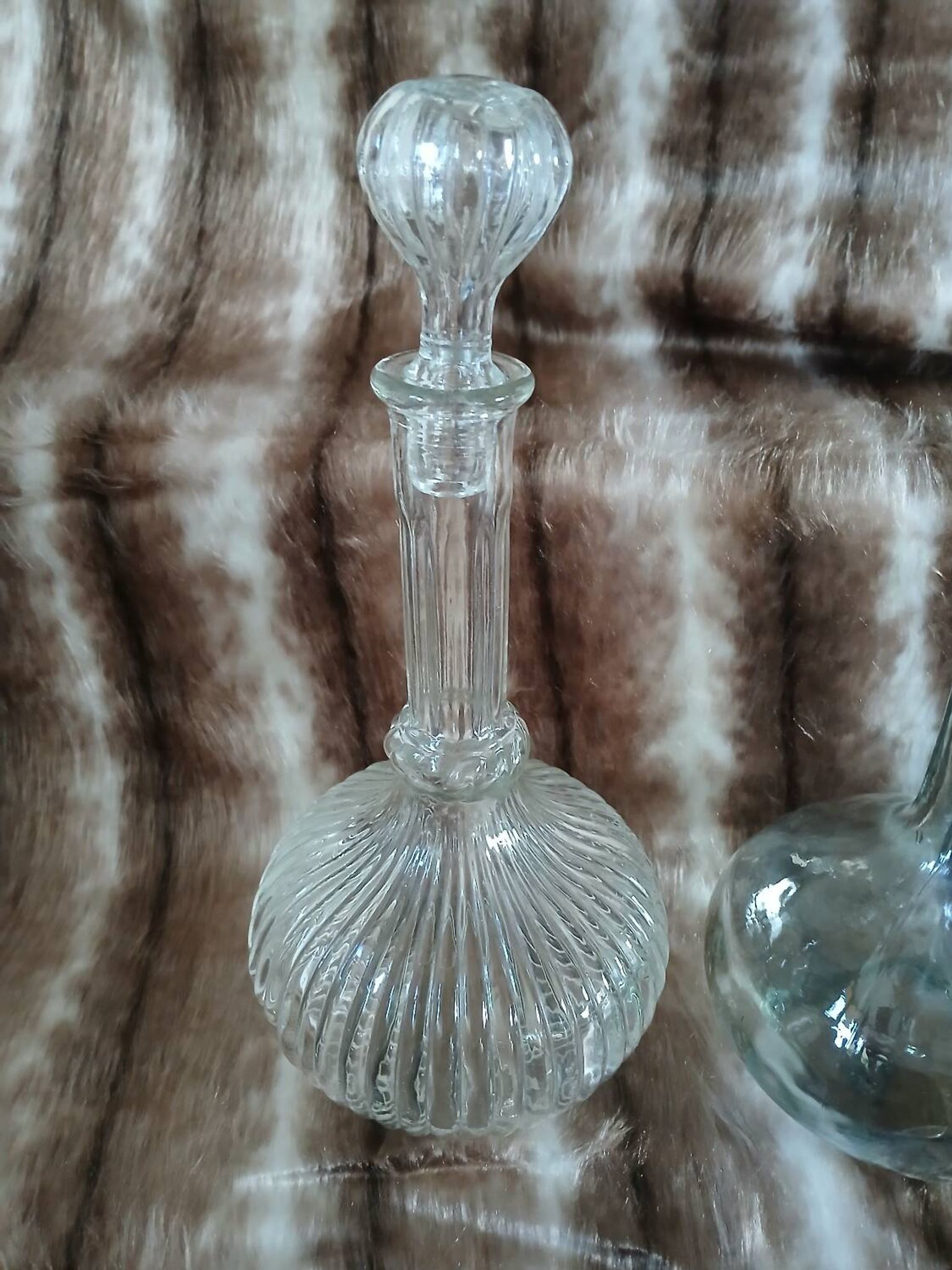 2 antique carafes