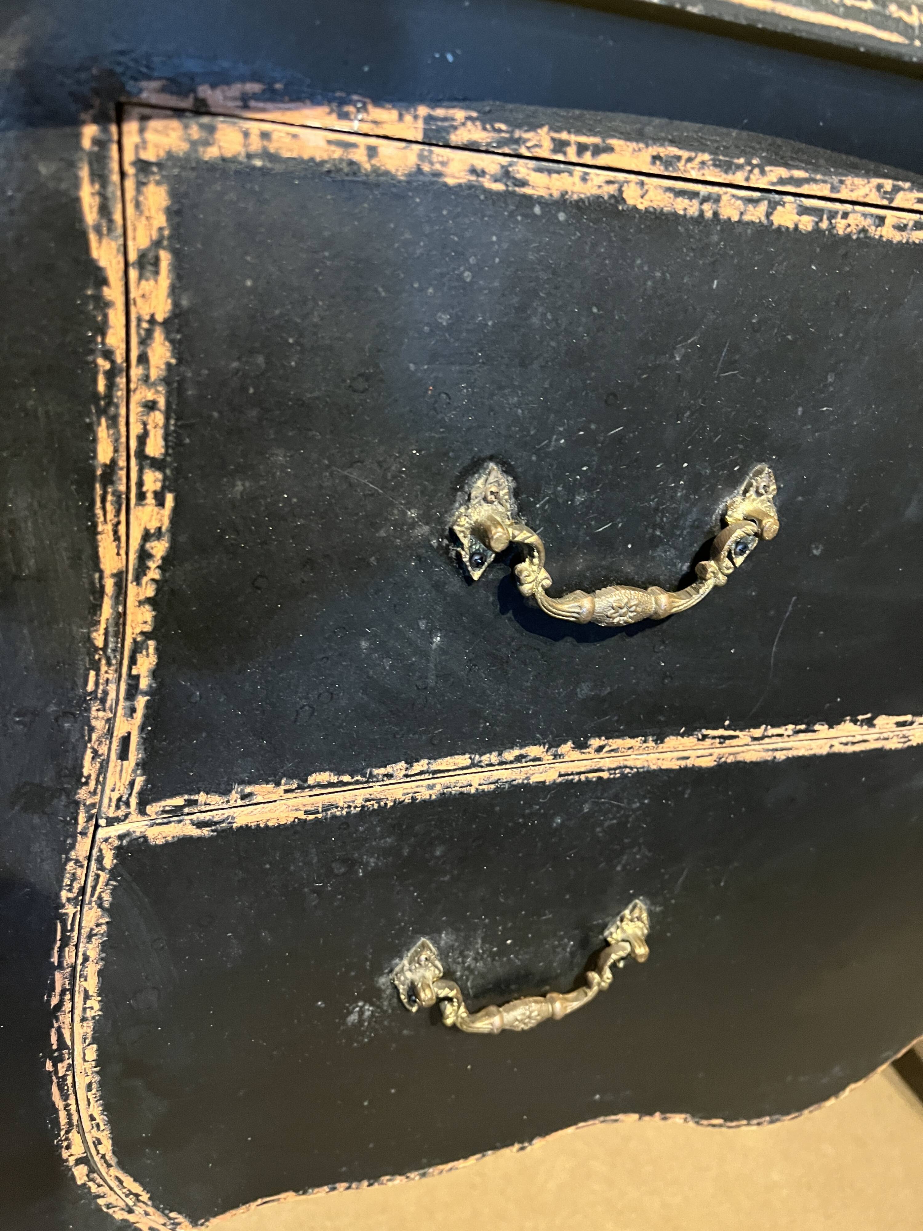 Commode de Style néo-Louis XV , laquée en noir , 2 tiroirs