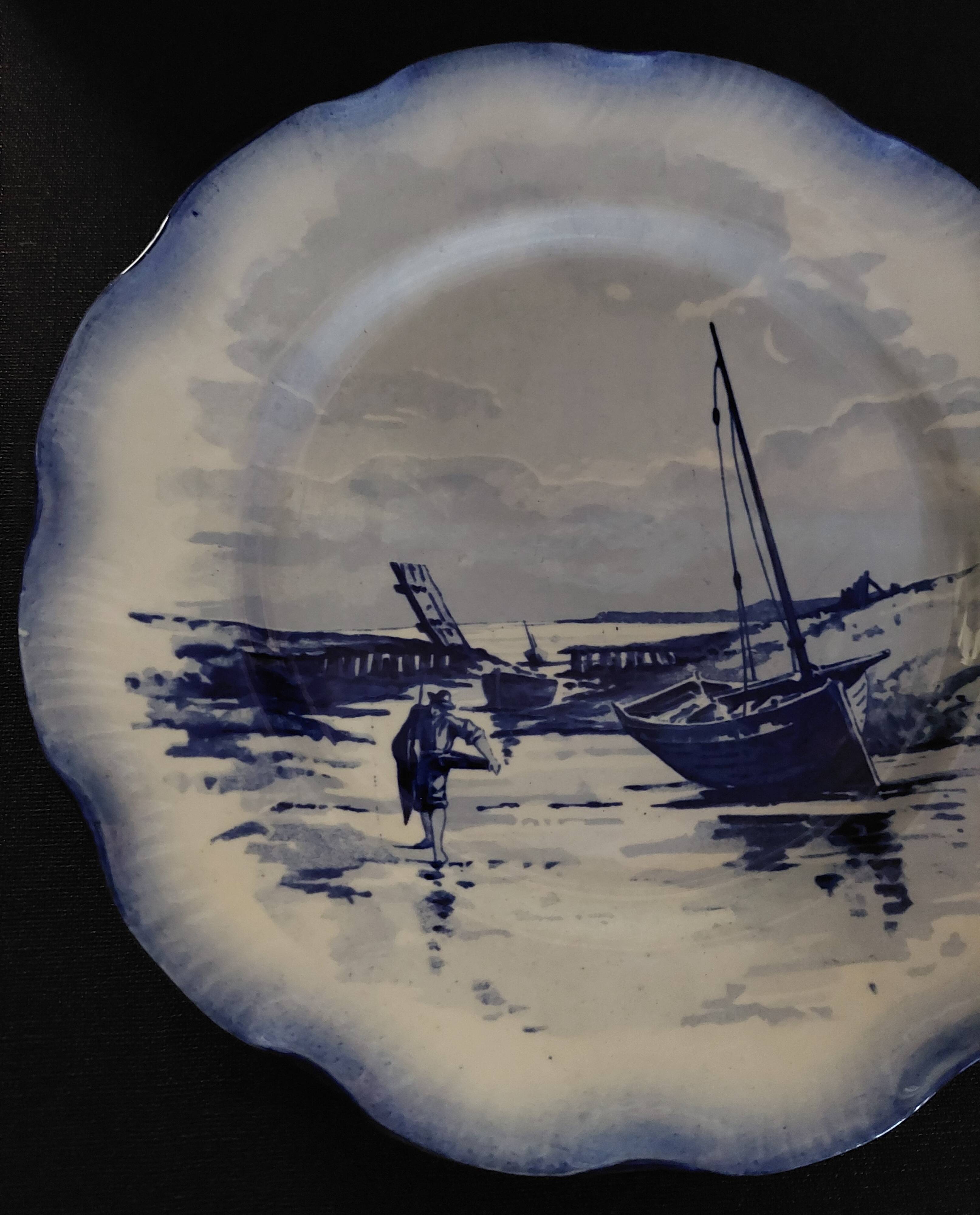 Sarreguemines earthenware plate with Marine decor late 19th century early 20th century