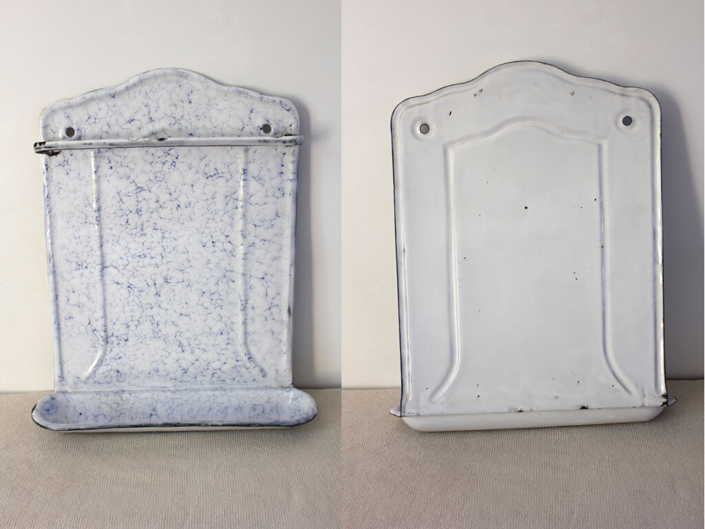 Set of utensils and kitchen utensils made of enamelled sheet metal